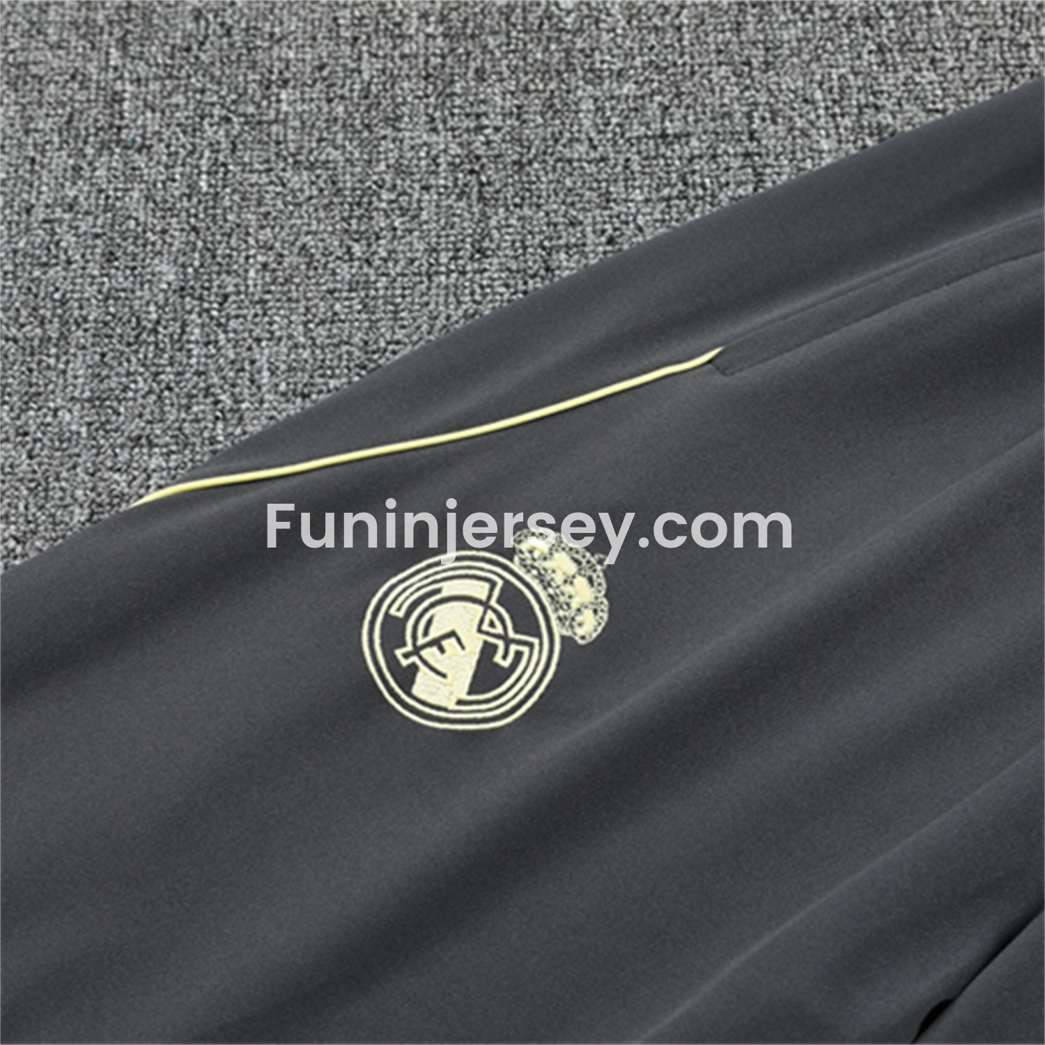Funinjersey-Real Madrid 25-26 Kid Long Sleeves Training Set - Yellow Top & Gray Pants