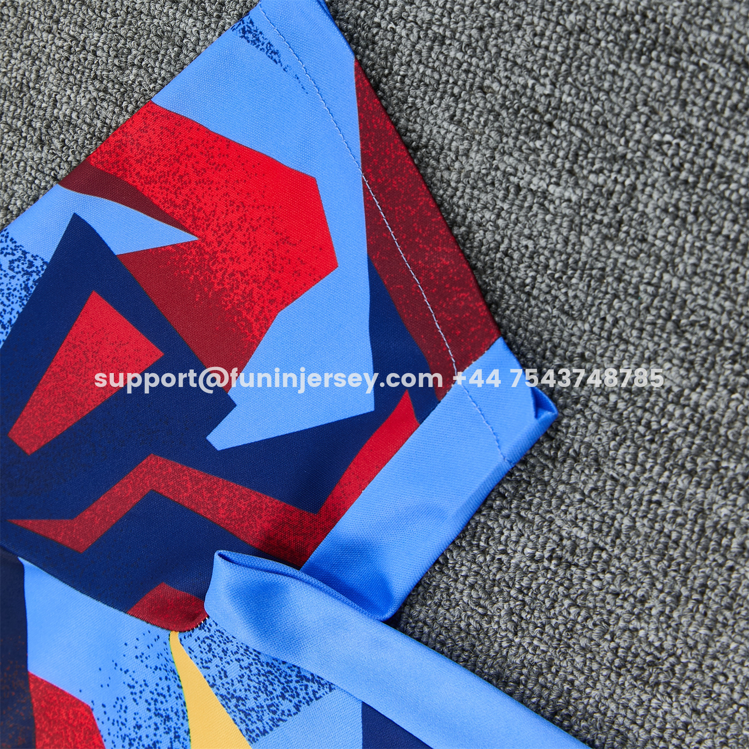 Funinjersey-Barcelona 25-26 Short-Sleeve Training Set - Colors Top & Dark Blue With A Small Pink Detail Pants