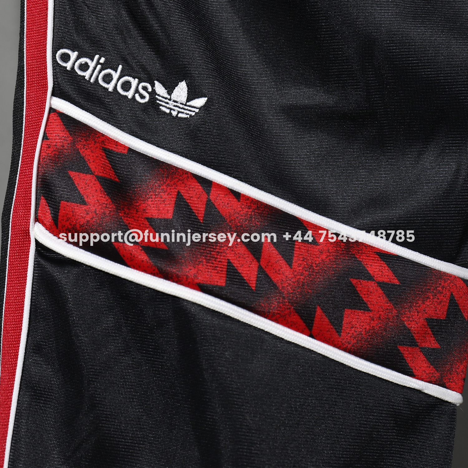 Funinjersey-Manchester United 25-26 Training Set - Red Black Top and Black Pants