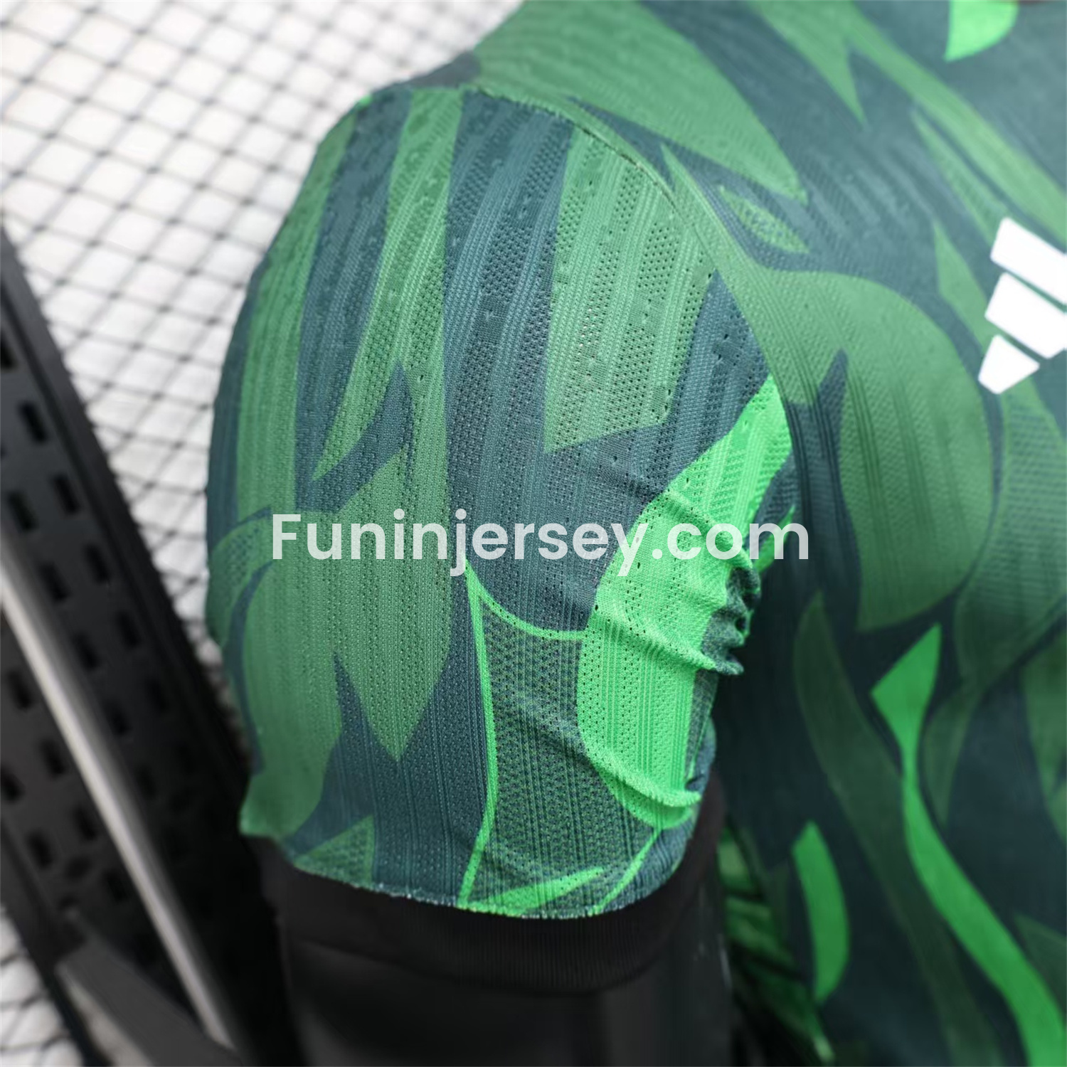 Funinjersey-Liver.pool 25-26 Green Dragon and Fire Special Jersey - Player Version