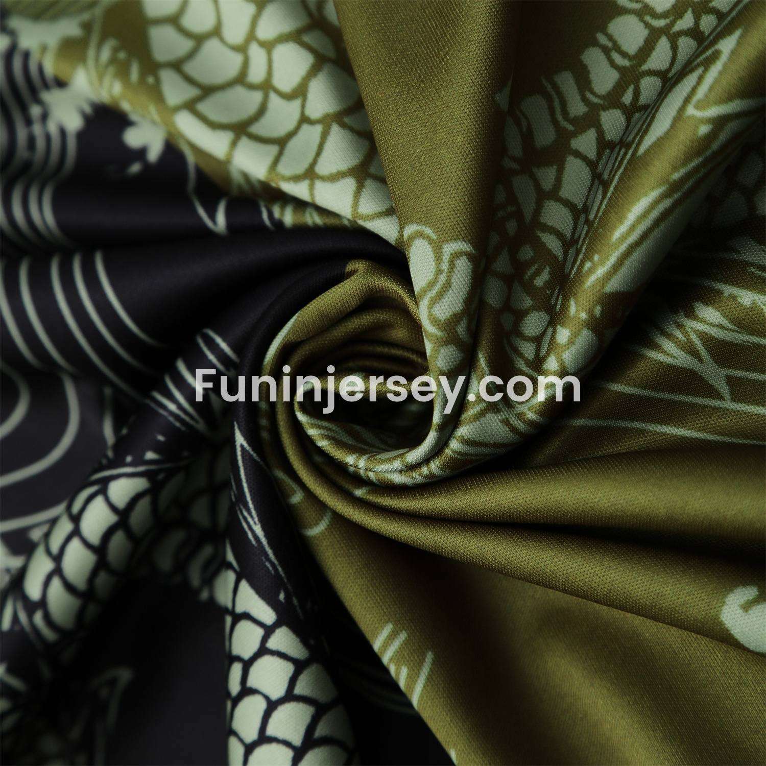 Funinjersey-Real Madrid 25-26 Short-Sleeve Training Set - Green-Black Dragon Top & Black-White Shorts