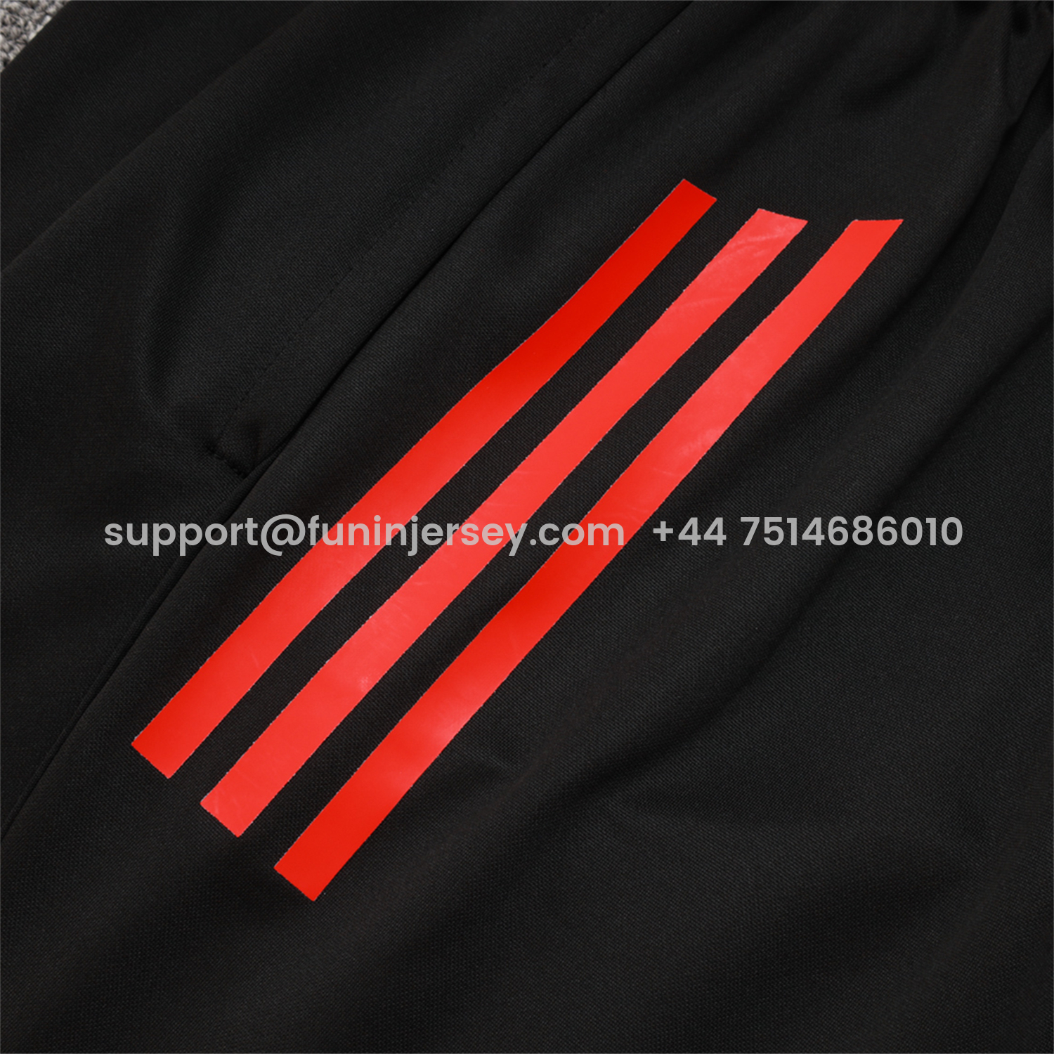 Funinjersey-Liver.pool 25-26 Vest Training Set - Black Vest & Black Shorts