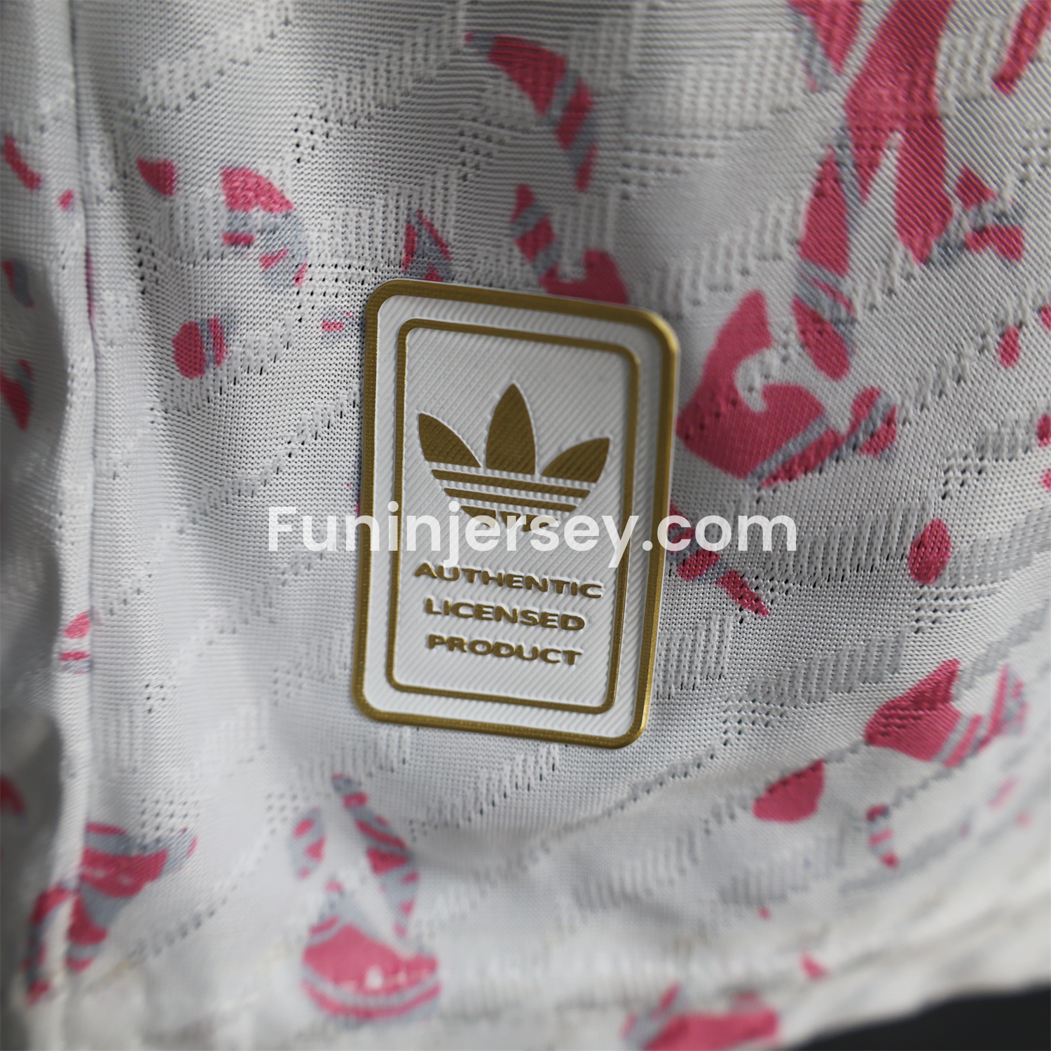 Funinjersey-Real Madrid 25-26 Pink and White Gradient Chinese and Western Style Dragon Jersey - Player Version