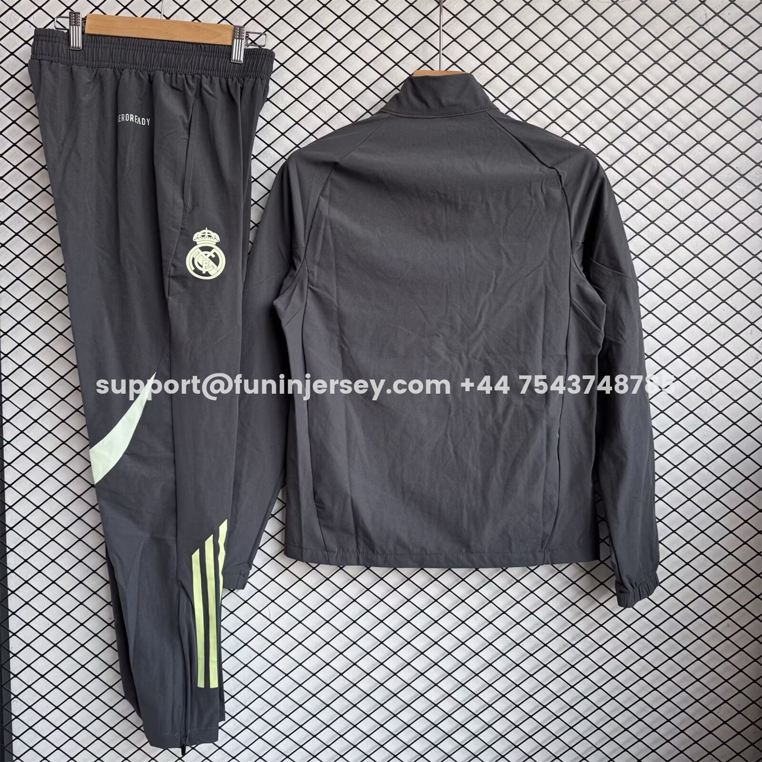 Funinjersey-Real Madrid 25-26 Windbreaker Training Set - Green Grey Top and Pants