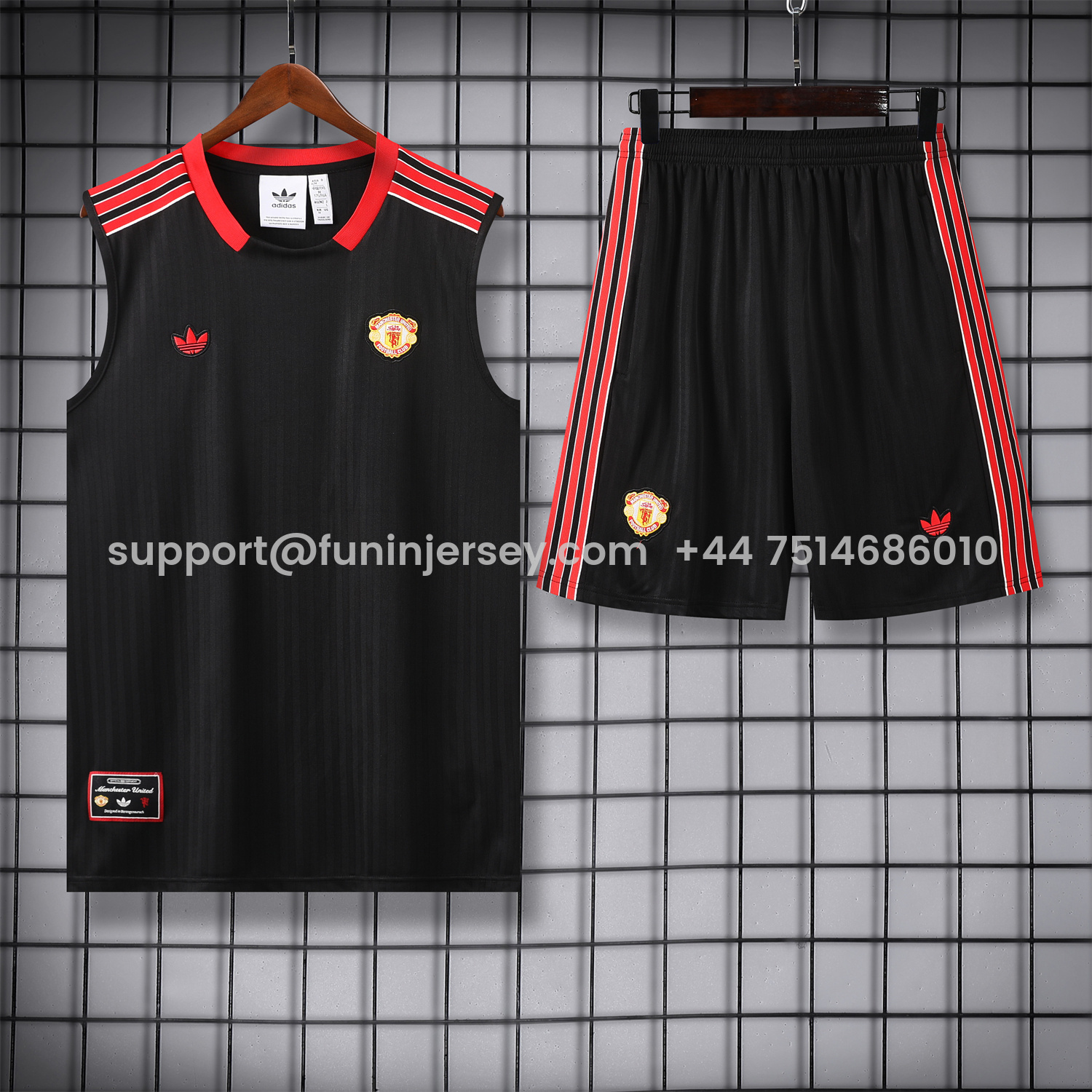 Funinjersey-Manchester United 25-26 Vest Training Set - Red Retro Logo Black Vest & Black Shorts