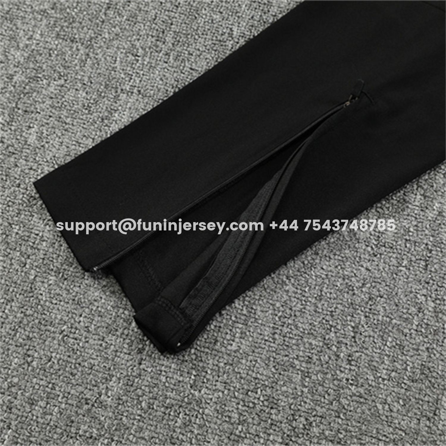 Funinjersey-Liver.pool 25-26 Kids Long Sleeve Training Set - Player Version - White Top & Black Pants