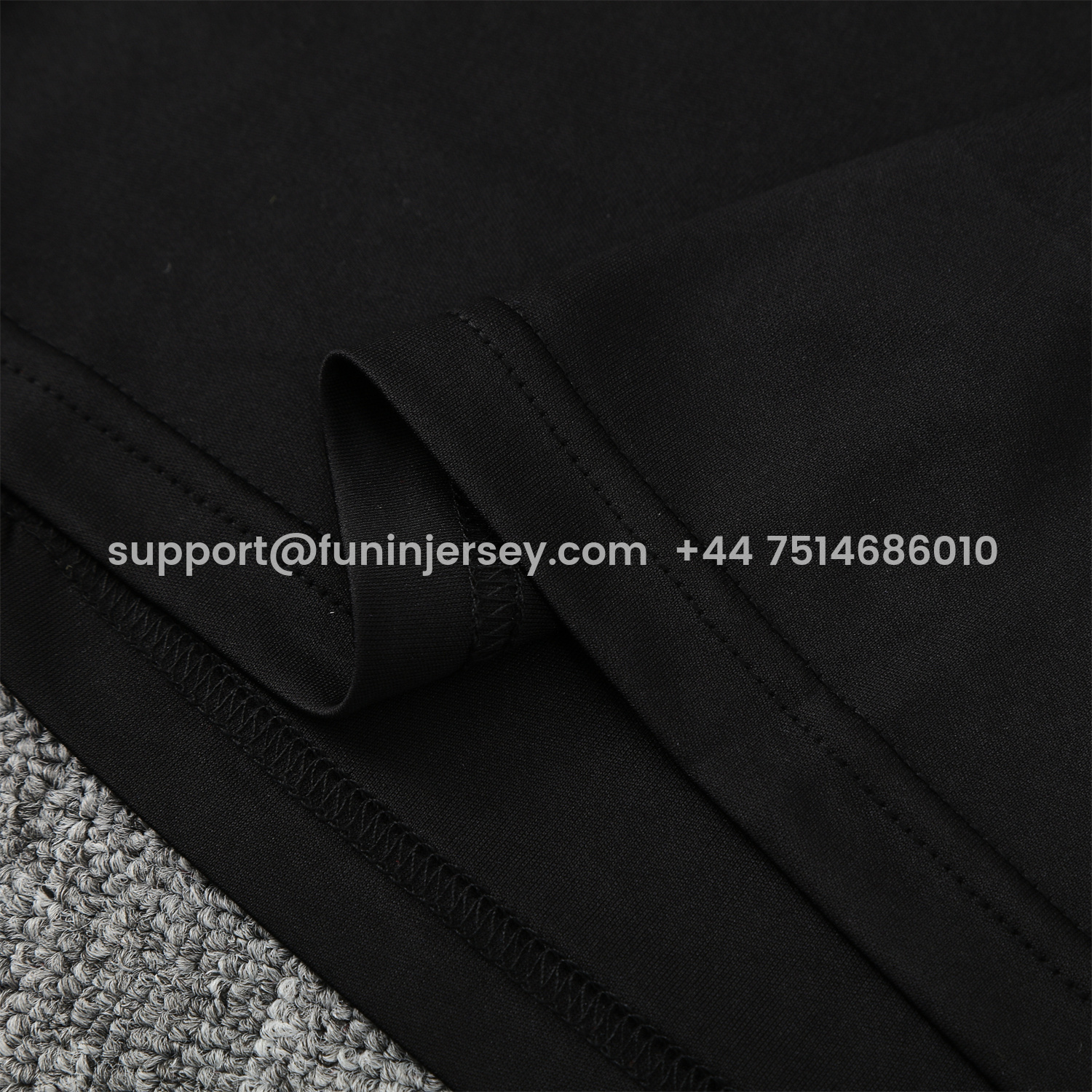 Funinjersey-Manchester United 25-26 Vest Training Set - Black And Light Grey Vest & Black Shorts