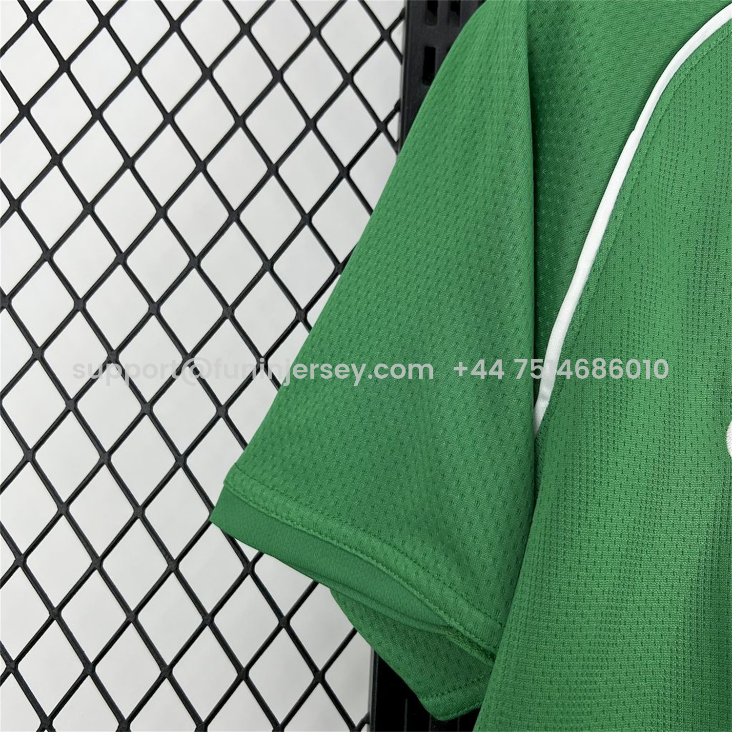 Funinjersey-Retro Manchester United 2007-08 Green Goalkeeper Jersey