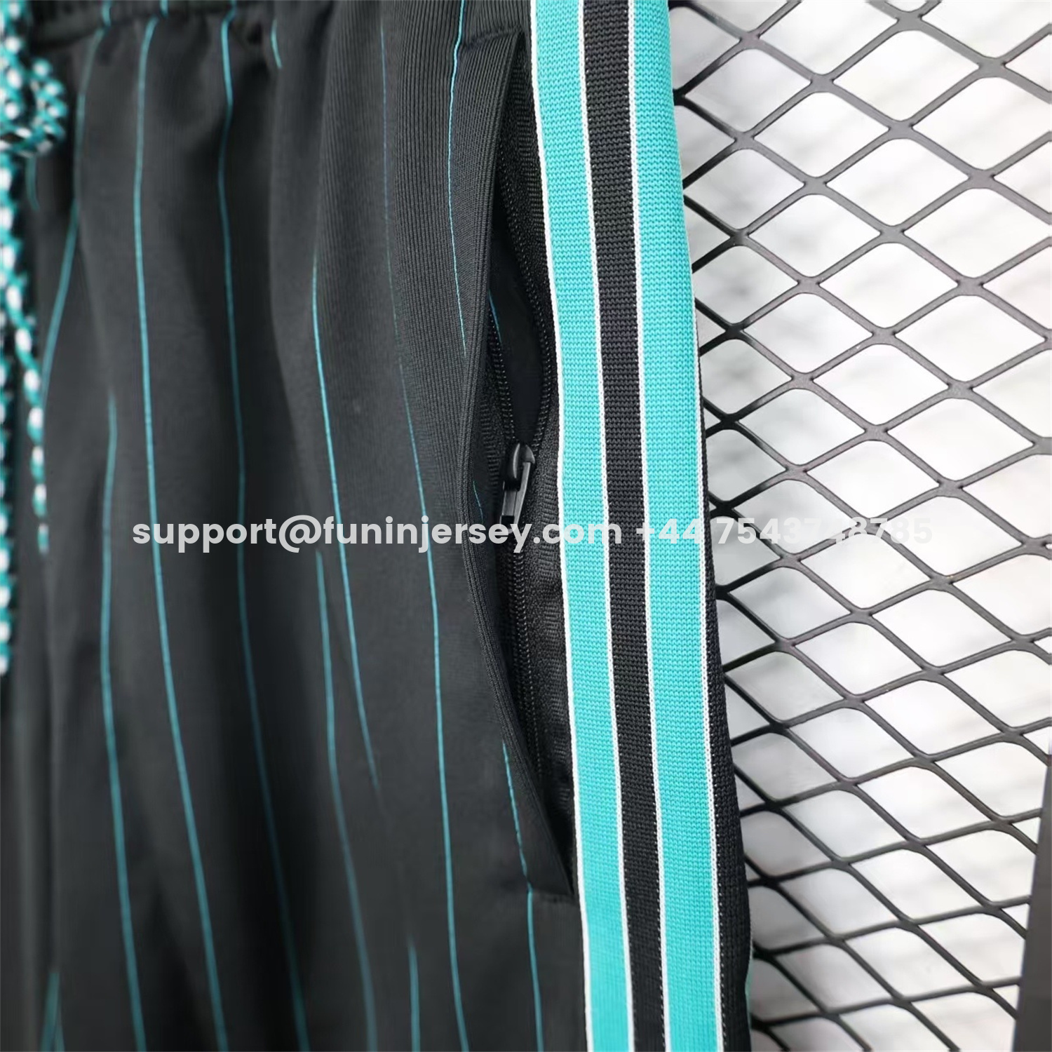 Funinjersey-Liver.pool 25-26 Trefoil Black Travel Shorts - Player Version