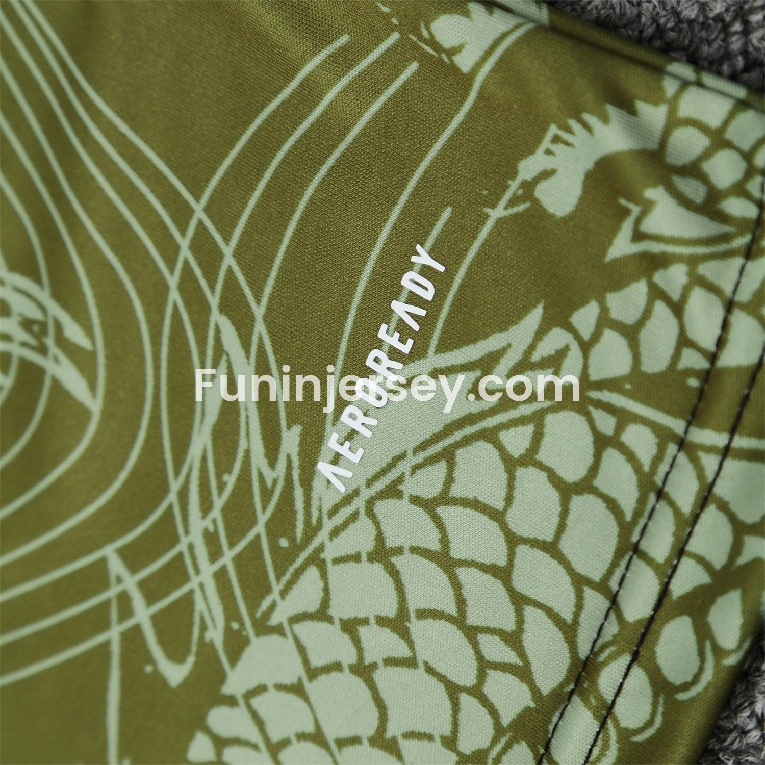 Funinjersey-Real Madrid 25-26 Vest Training Set - Green-Black Dragon Vest & Black-White Shorts