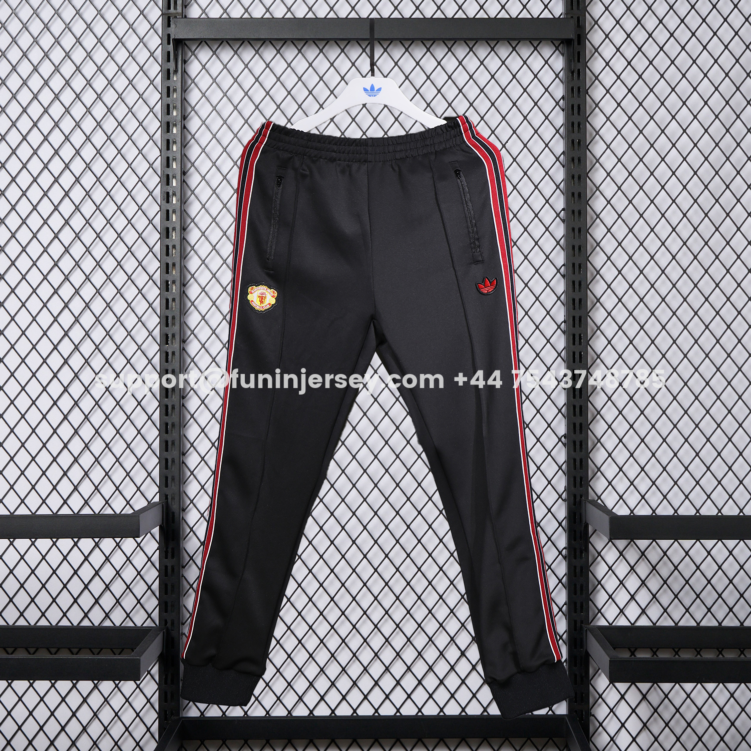 Funinjersey-Manchester United 25-26 Red Lines Training Set - Black Top and Black Pants
