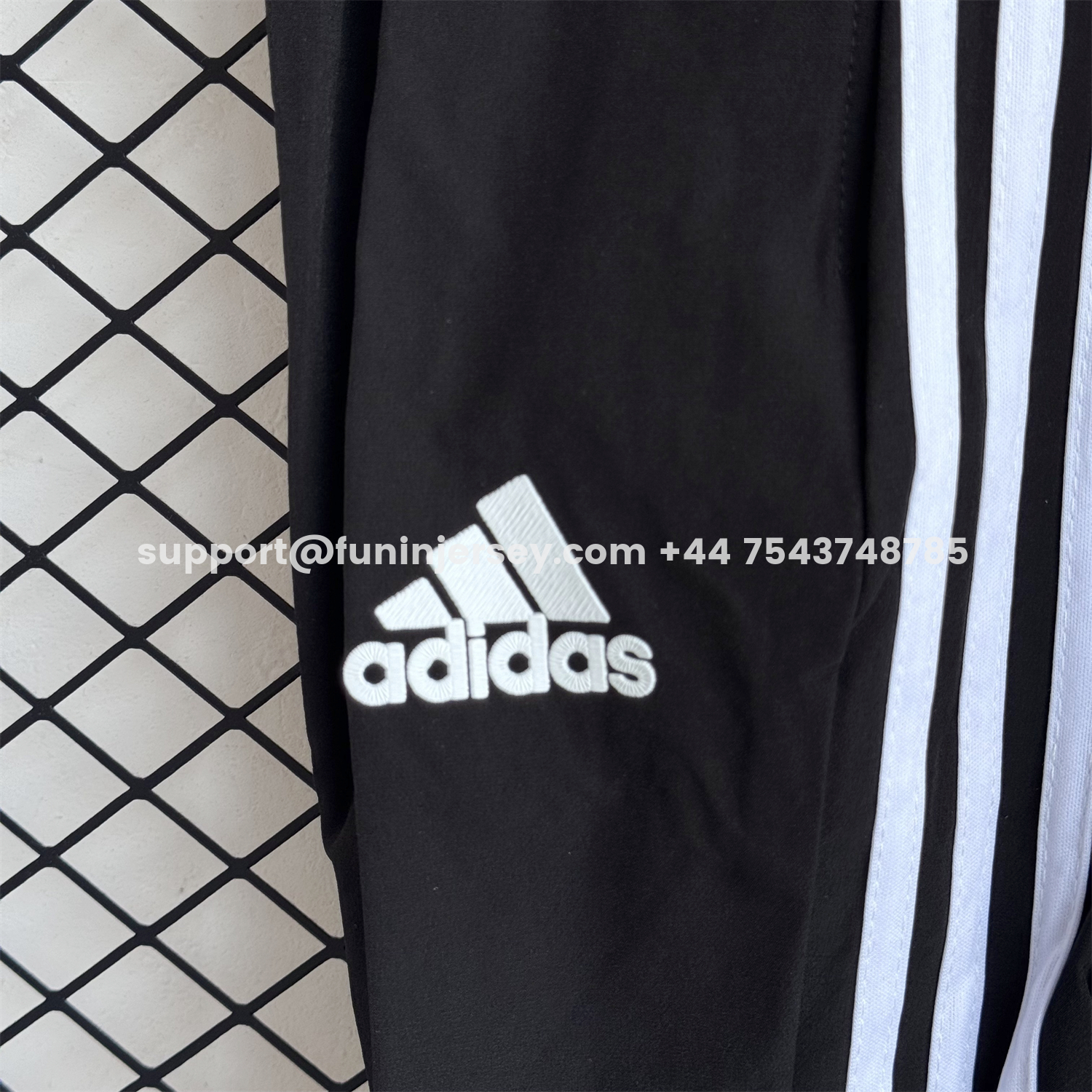 Funinjersey-Juventus 25-26 Windbreaker Training Set - White Top and Black Pants