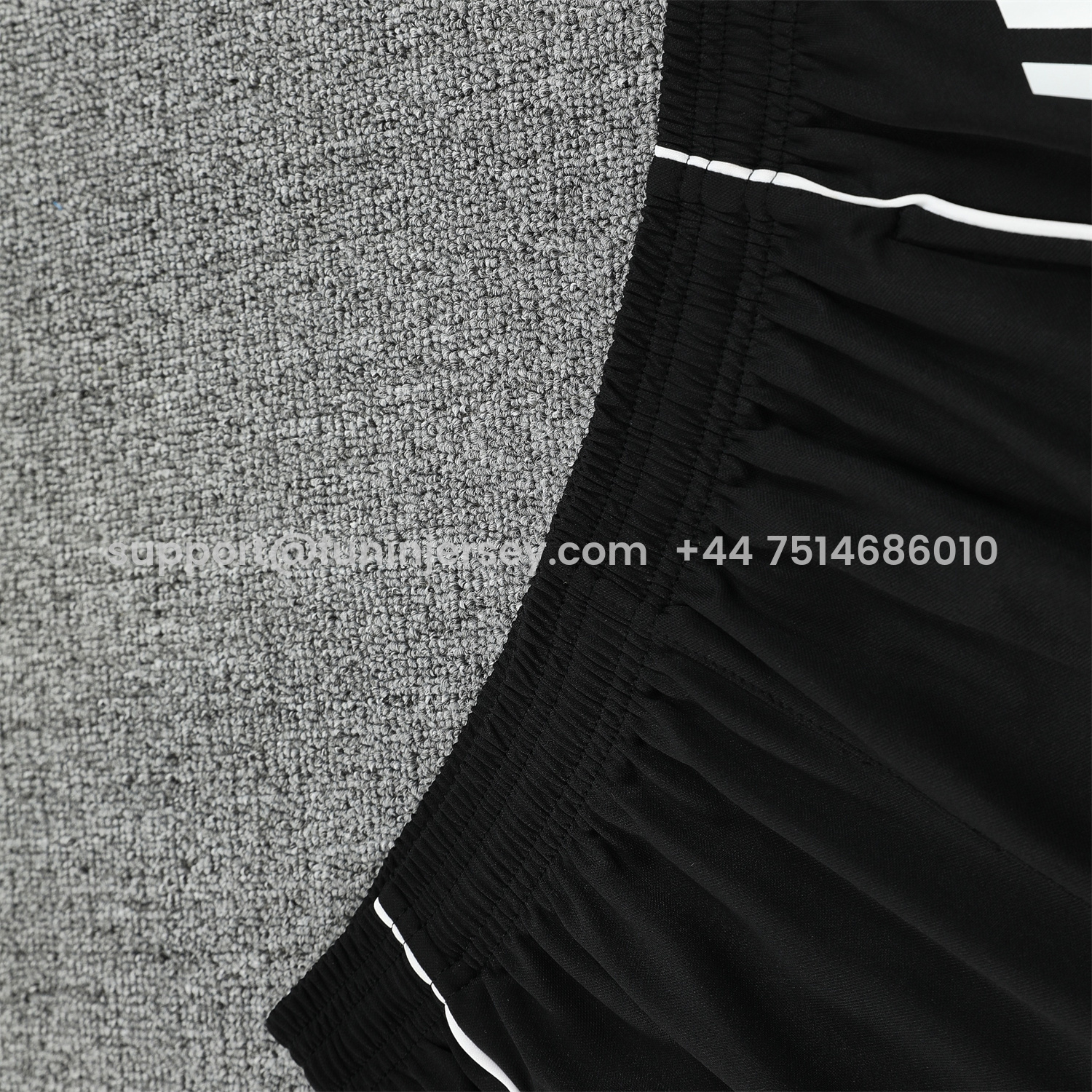 Funinjersey-Real Madrid 25-26 Vest Training Set - Grey Arrow Pattern Vest & Black Shorts
