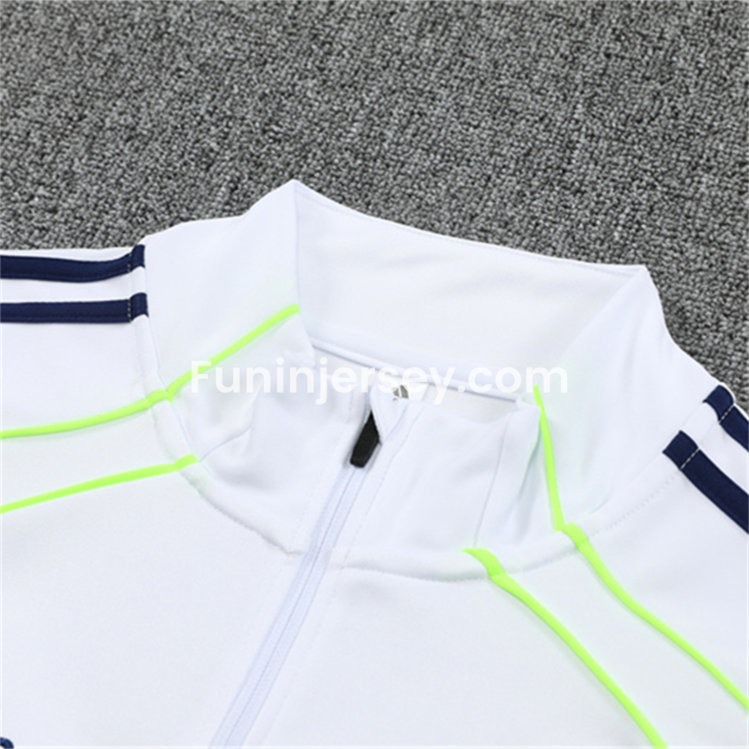 Funinjersey-Real Madrid 25-26 Long Sleeve Training Set - Green Line White Top and Blue Pants