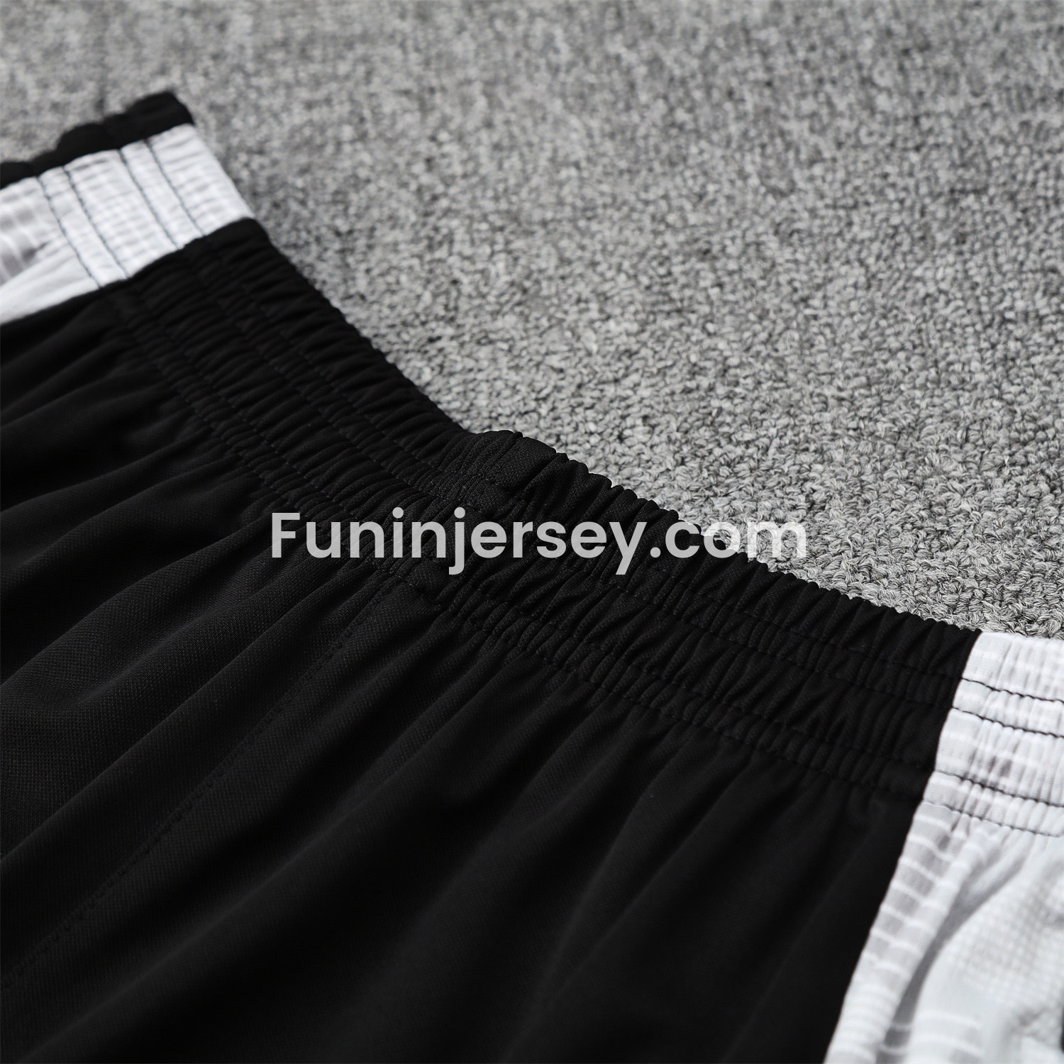 Funinjersey-Real Madrid 25-26 Vest Training Set - Green-Black Dragon Vest & Black-White Shorts