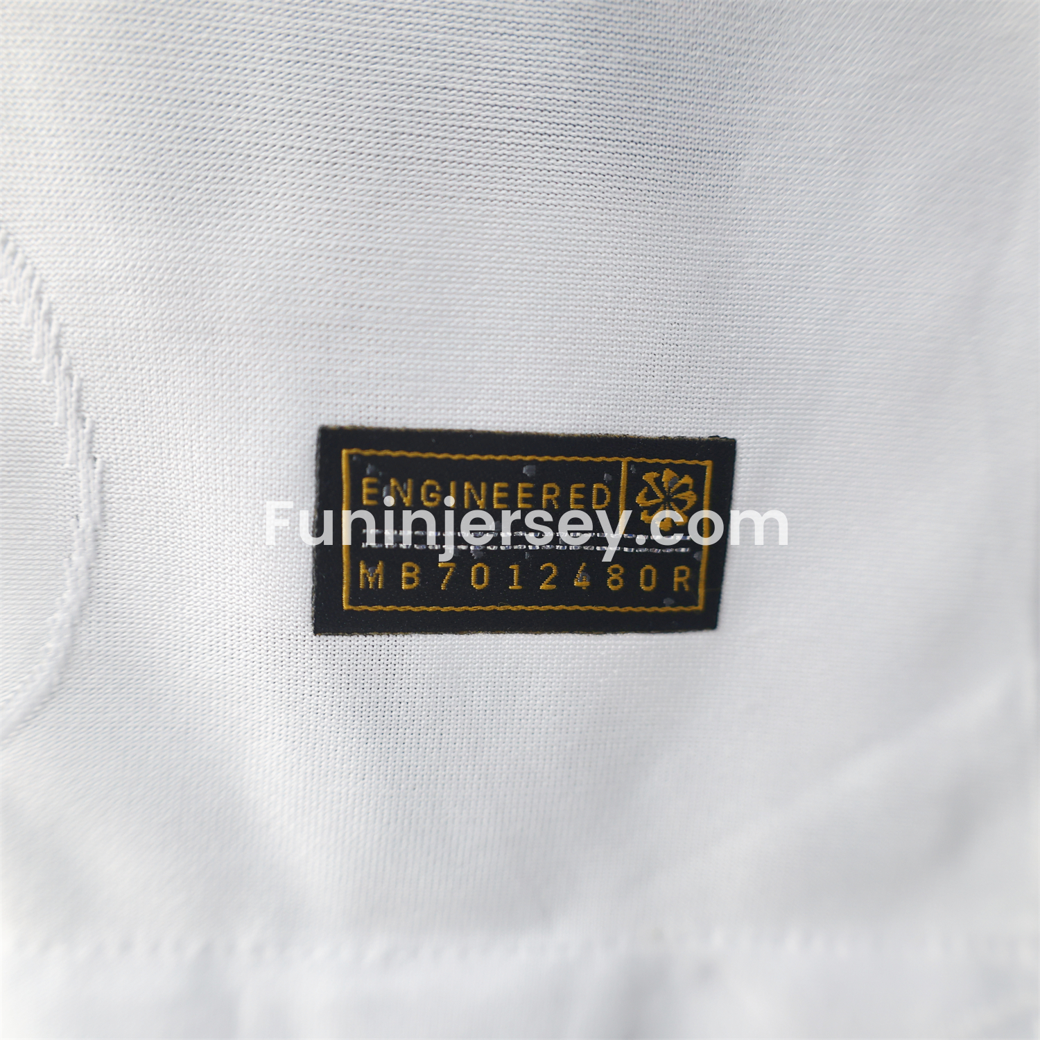 Funinjersey-Paris Saint-Germain PSG 25-26 White Jersey with Team Logo Decoration and Gradient Advertising - Player Version