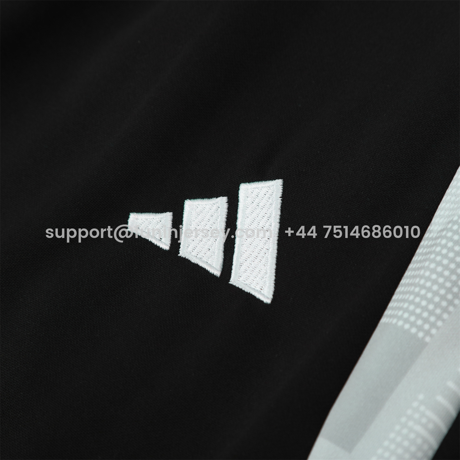 Funinjersey-Real Madrid 25-26 Traning Hoodie Set - Triangular Spots White Hoodie With Black Pants