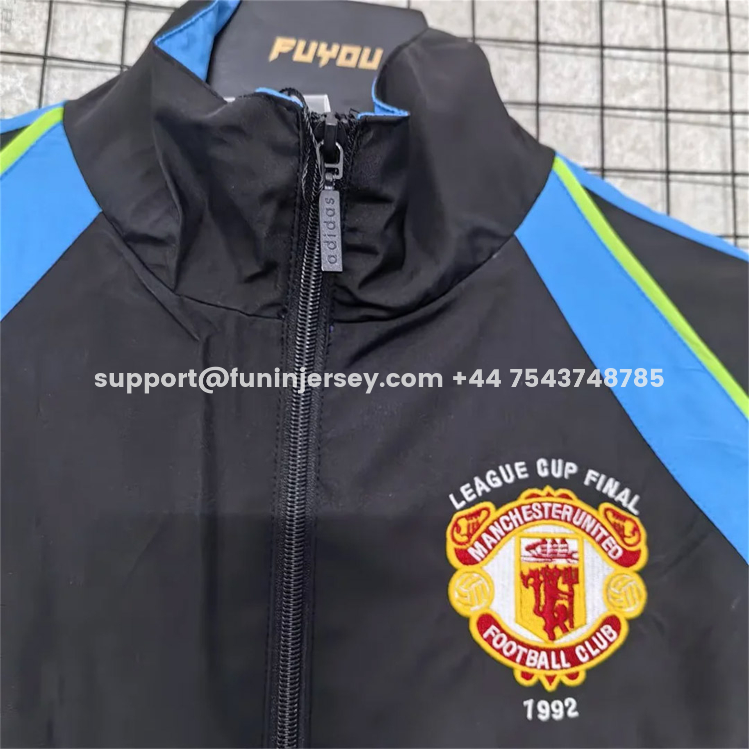 Funinjersey-Manchester United 26-27 90s Woven Vintage Windbreaker Jacket - Red And White