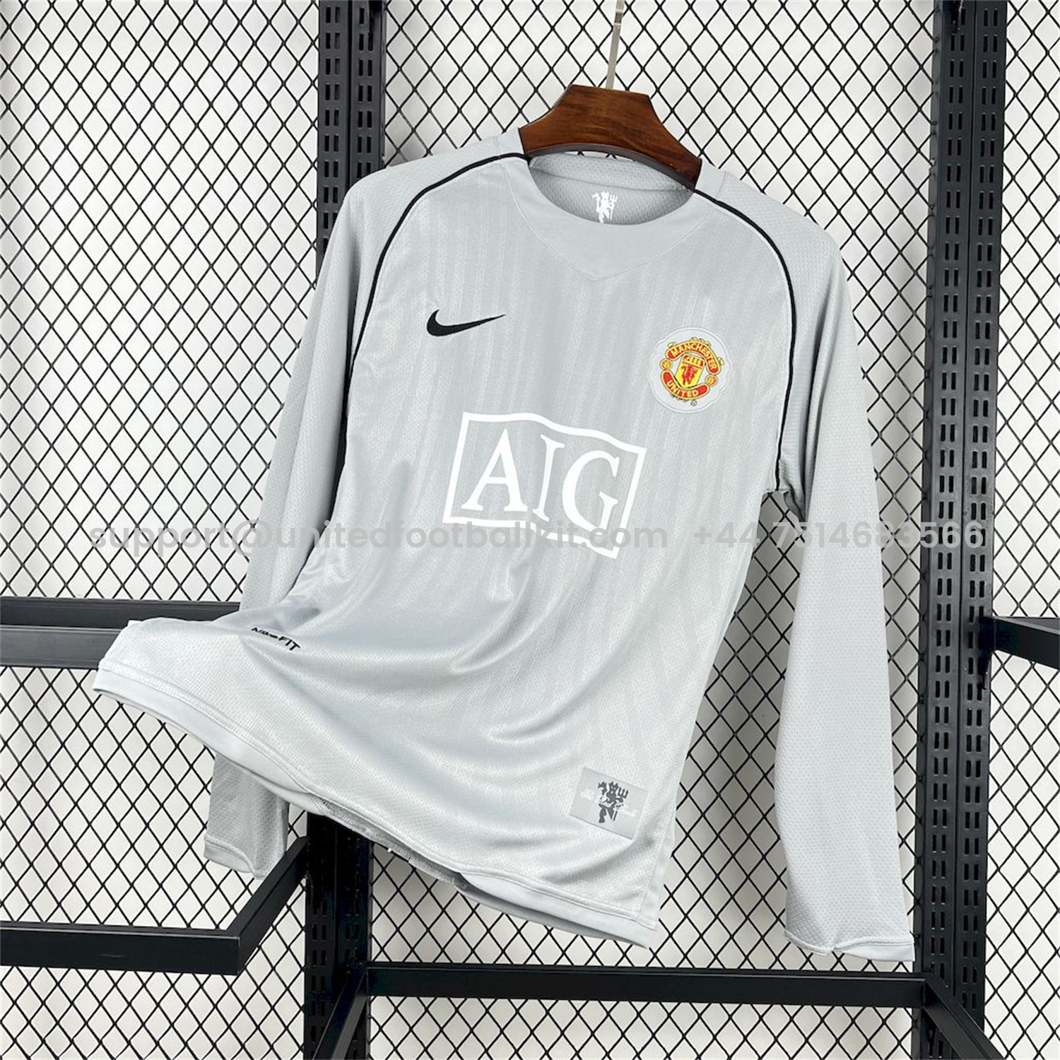 Unitedfootballkit.com | Retro Manchester United 2007-08 Grey Goalkeeper Long Sleeves Jersey -Customize Name, Number and Patch | Worldwide Shipping