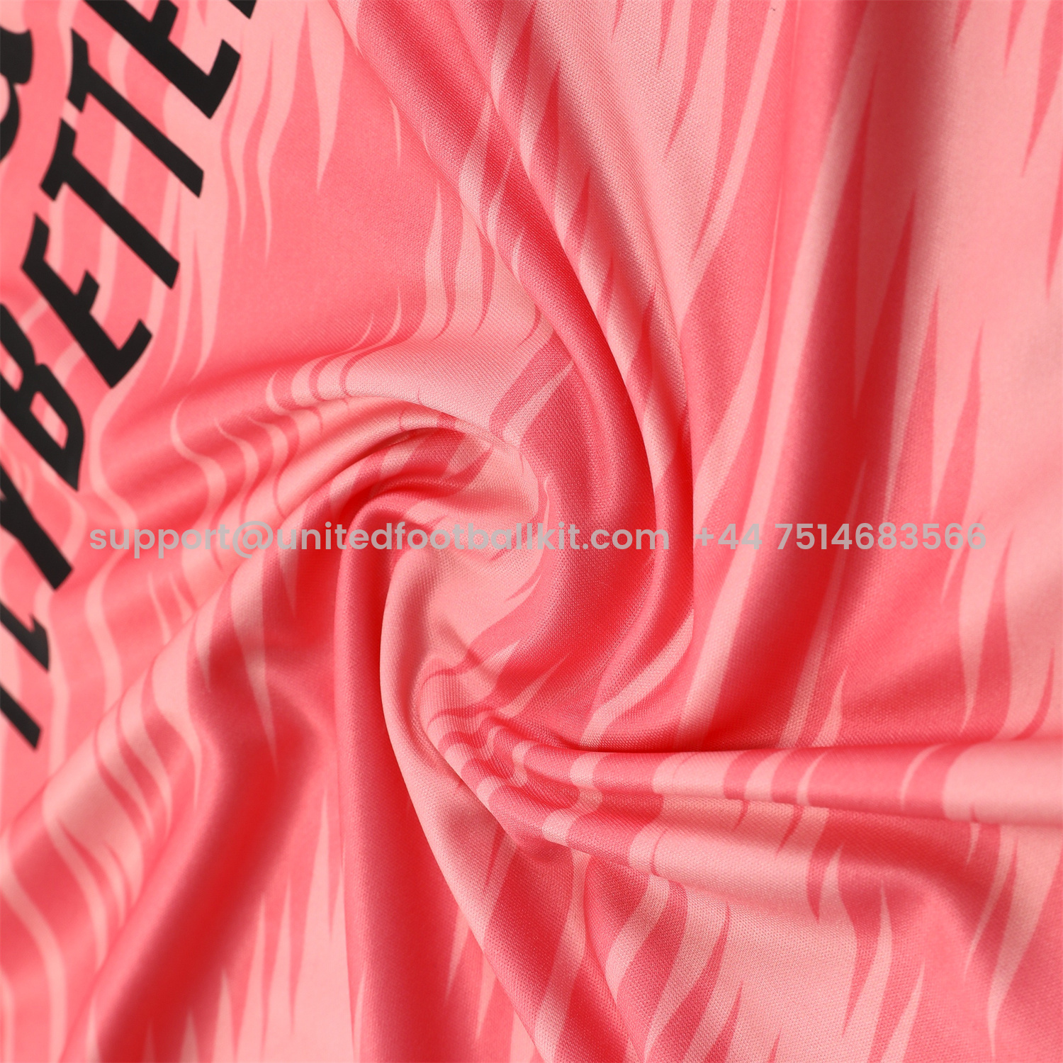 Unitedfootballkit.com | Real Madrid 25-26 Short-Sleeve Training Set - Pink Arrow Pattern Top & Black Shorts -Customize Name, Number and Patch | Worldwide Shipping