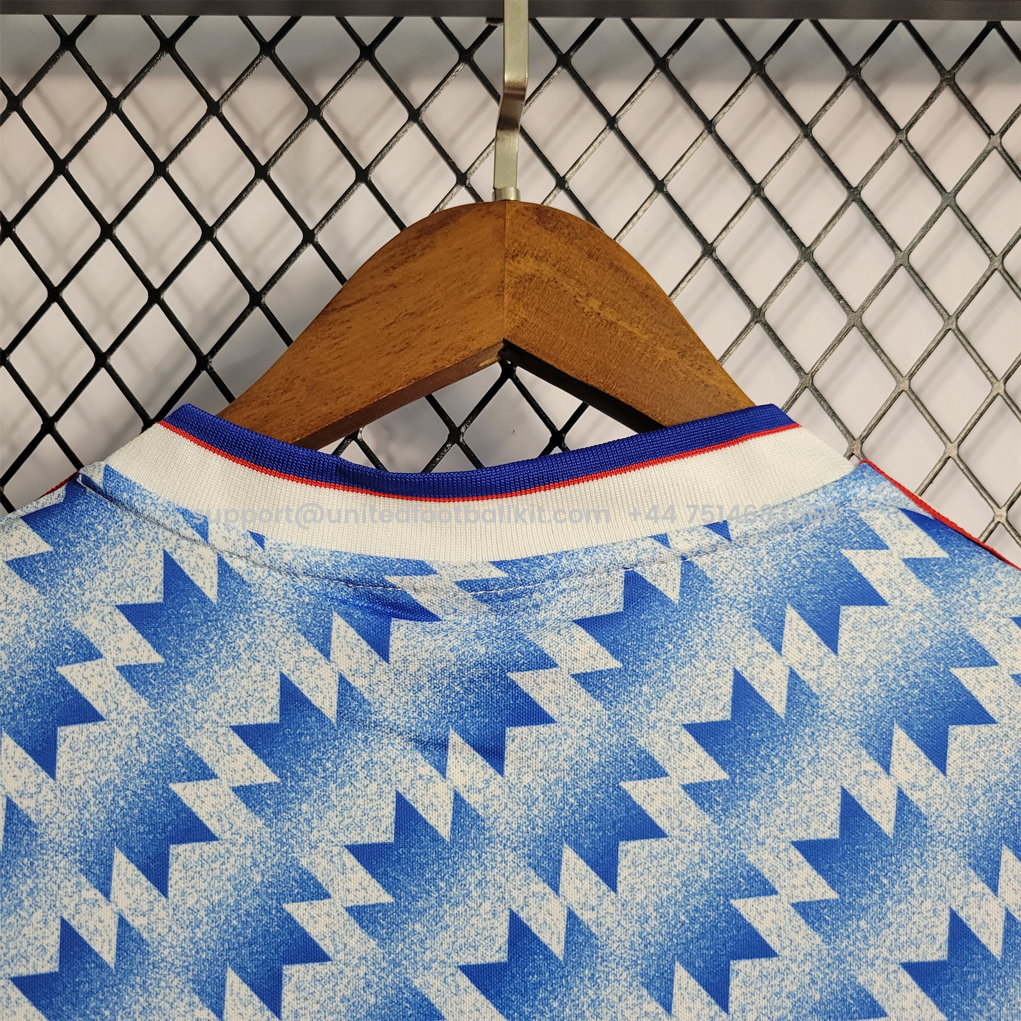 Unitedfootballkit.com | Retro Manchester United 90-92 Away Jersey -Customize Name, Number and Patch | Worldwide Shipping