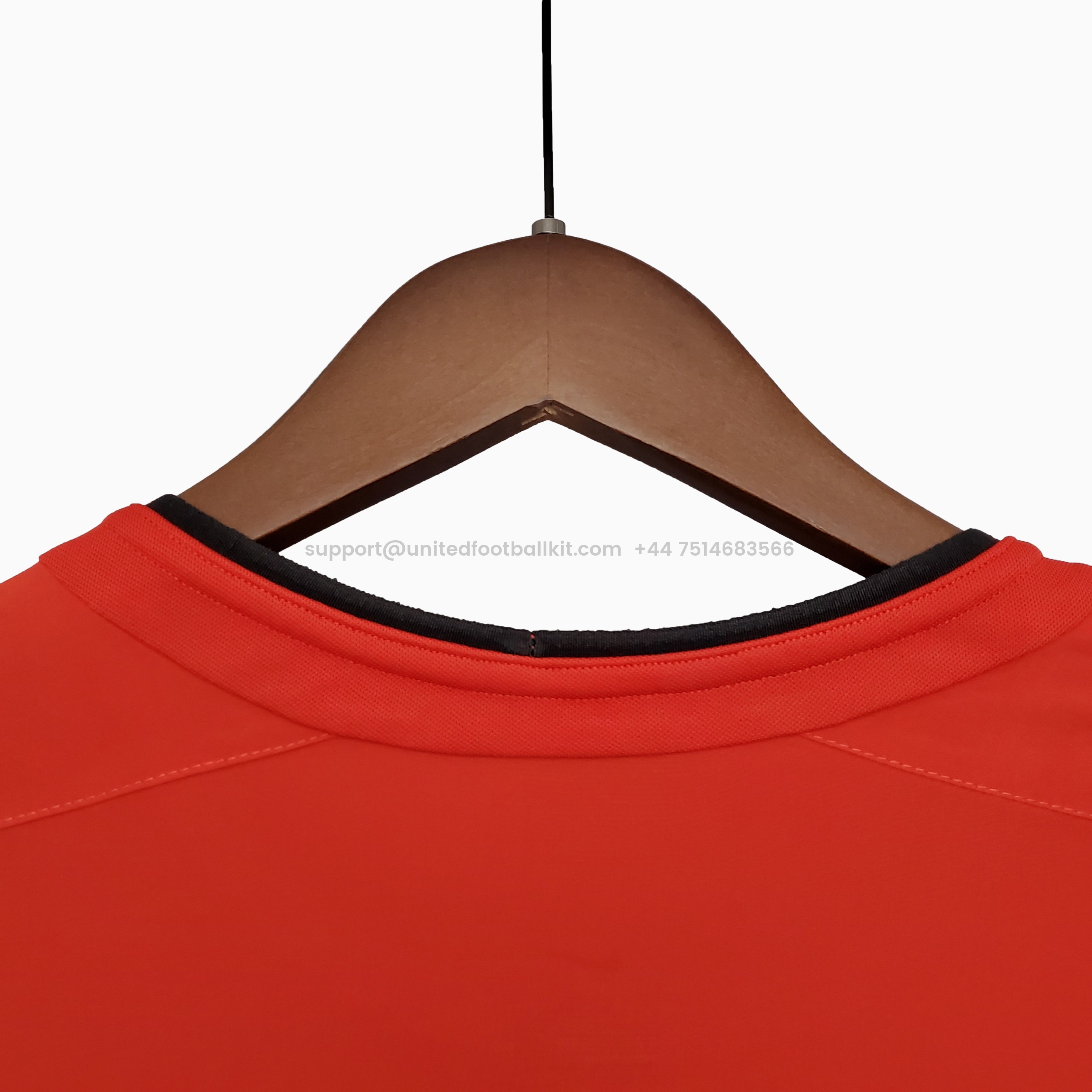 Unitedfootballkit.com | Retro Manchester United 04-06 Home Jersey -Customize Name, Number and Patch | Worldwide Shipping