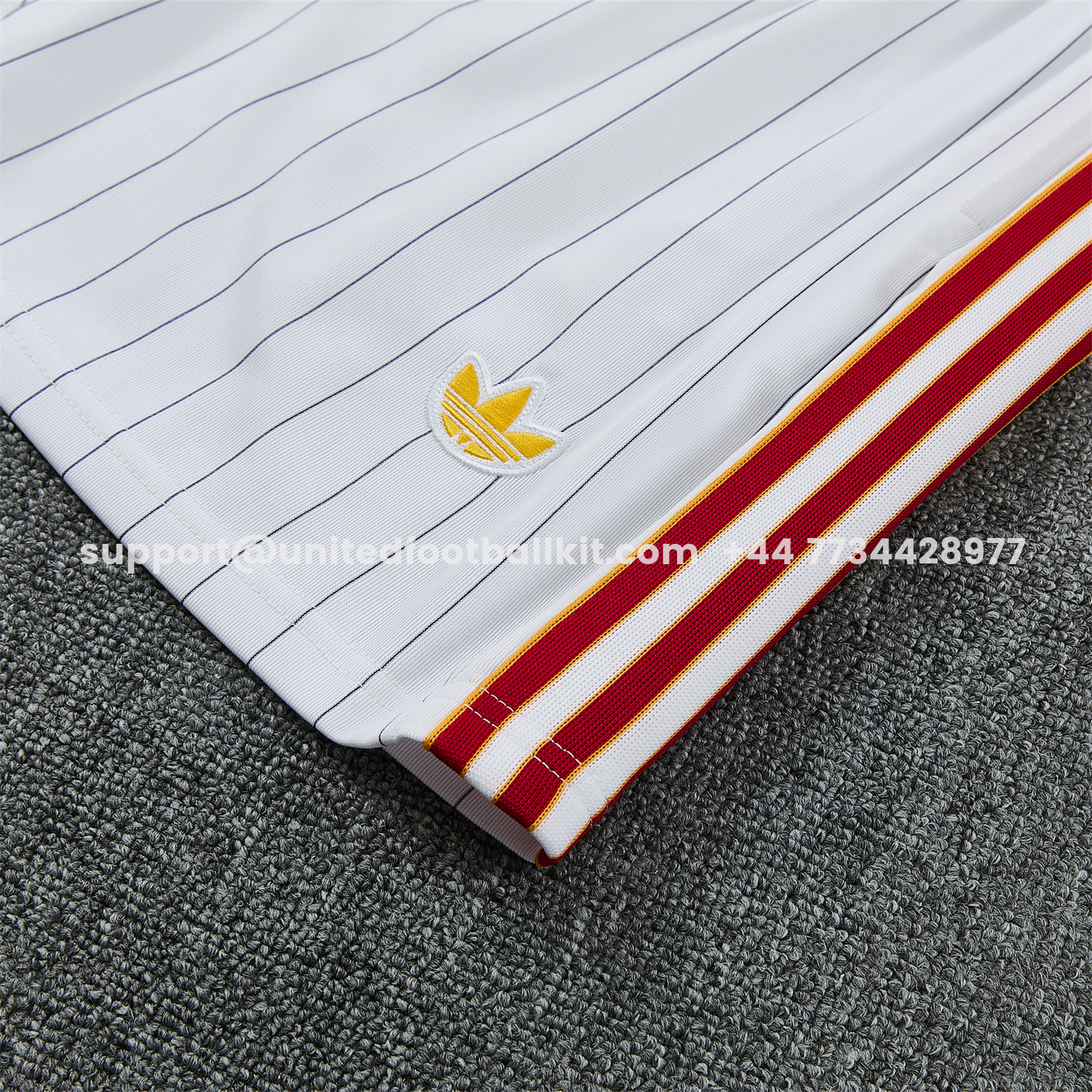 Unitedfootballkit.com | Roma 25-26 Retro Style Vest Training Set - White With Red Details Top & Pants -Customize Name, Number and Patch | Worldwide Shipping