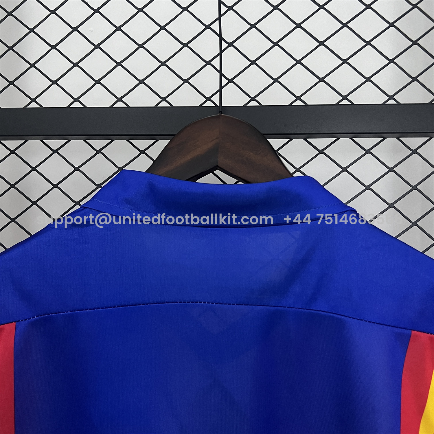 Unitedfootballkit.com | Retro Valencia 1980-82 Away Jersey -Customize Name, Number and Patch | Worldwide Shipping