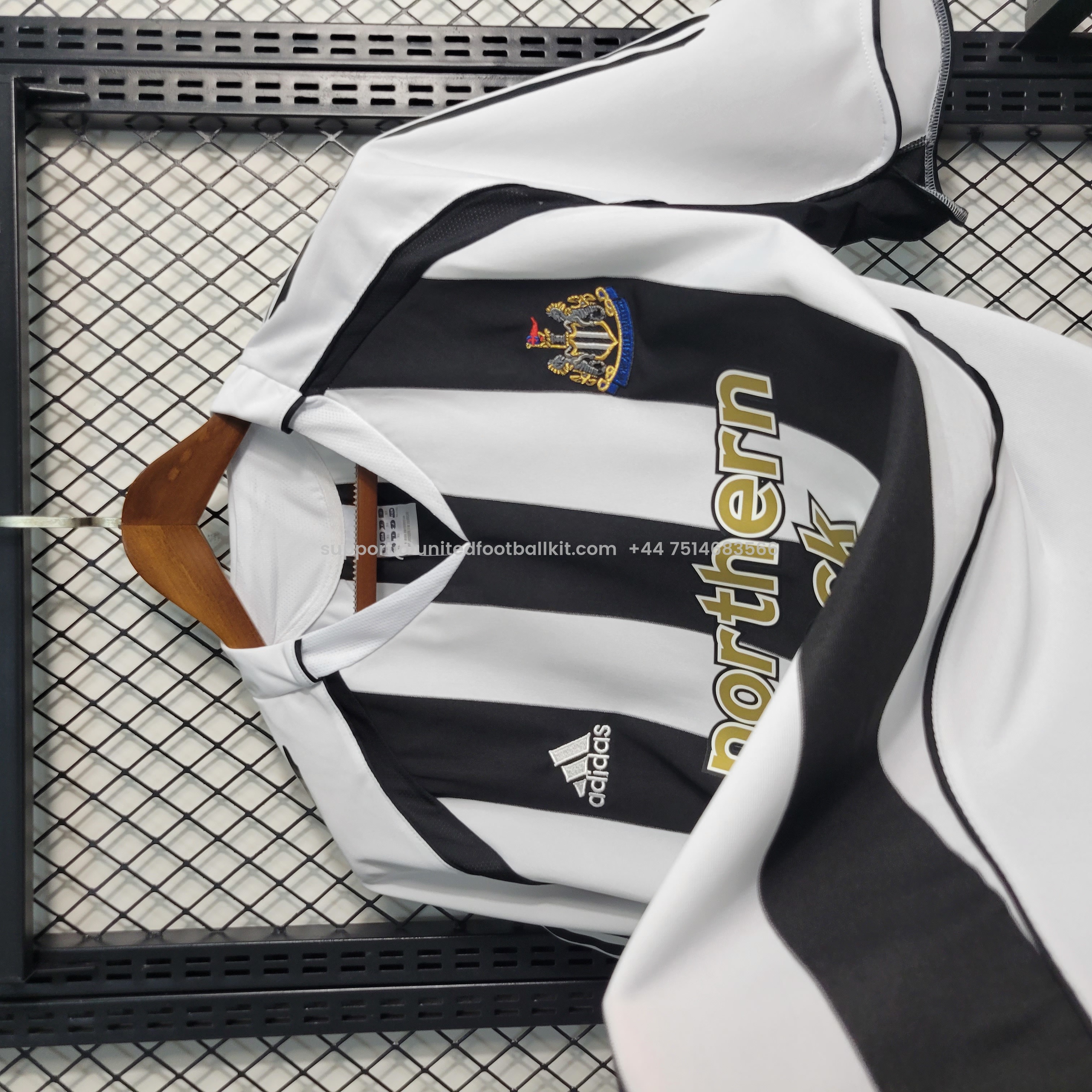Unitedfootballkit.com | Retro Newcastle United 04-06 Home Stadium Jersey -Customize Name, Number and Patch | Worldwide Shipping