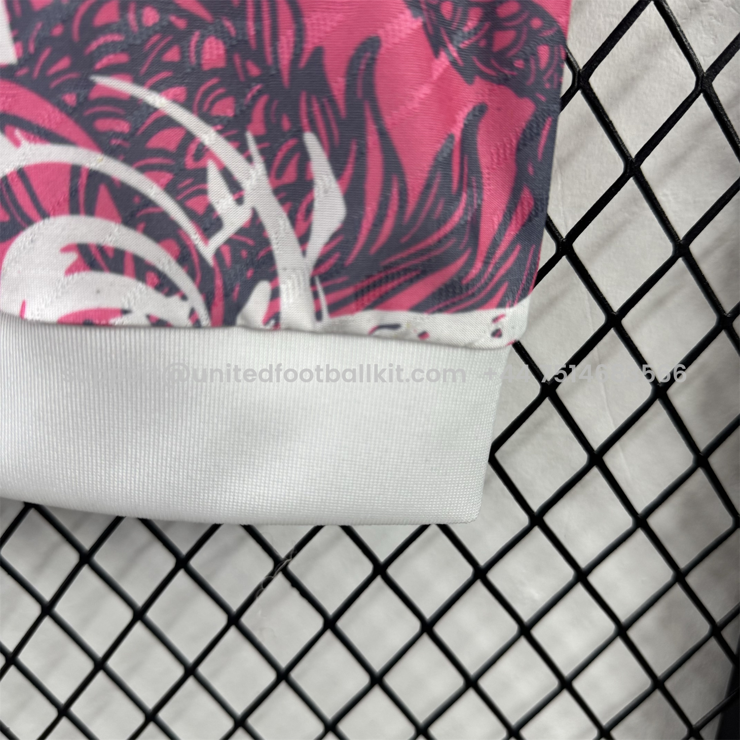 Unitedfootballkit.com | Women's Real Madrid 25-26 Pink Dragon Yoga Vest -Customize Name, Number and Patch | Worldwide Shipping