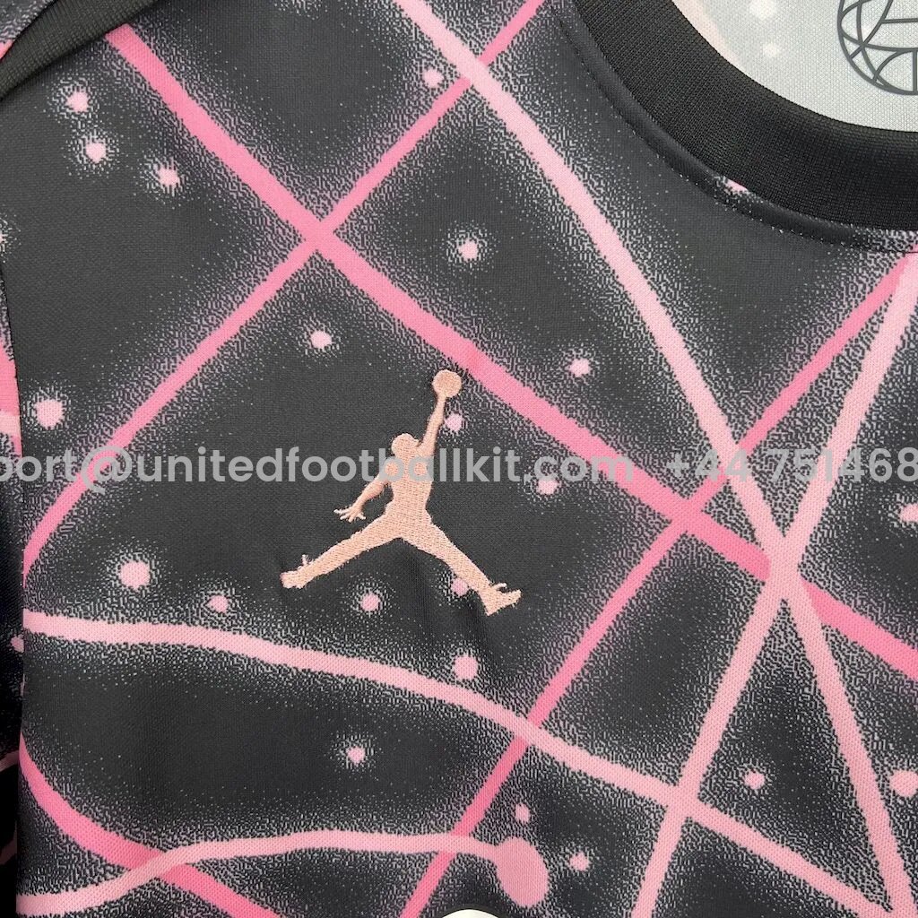 Unitedfootballkit.com | Paris Saint-Germain PSG 25-26 Pink Lines Black Pre-Match Training Jersey - Fans Version -Customize Name, Number and Patch | Worldwide Shipping