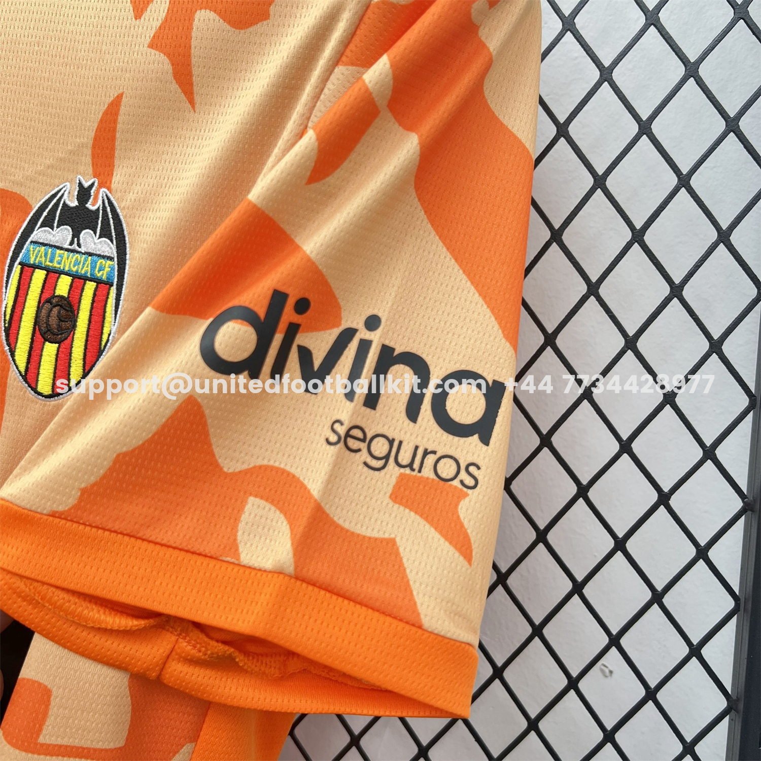 Unitedfootballkit.com | Valencia 25-26 Retro Style Jersey - Fans Version -Customize Name, Number and Patch | Worldwide Shipping