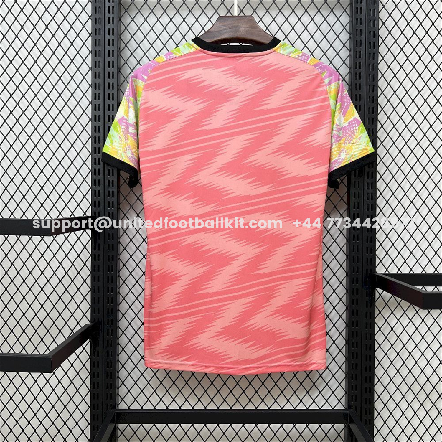 Unitedfootballkit.com | Real Madrid 25-26 Pink And Green Pre-Match Training Jersey - Fans Version -Customize Name, Number and Patch | Worldwide Shipping