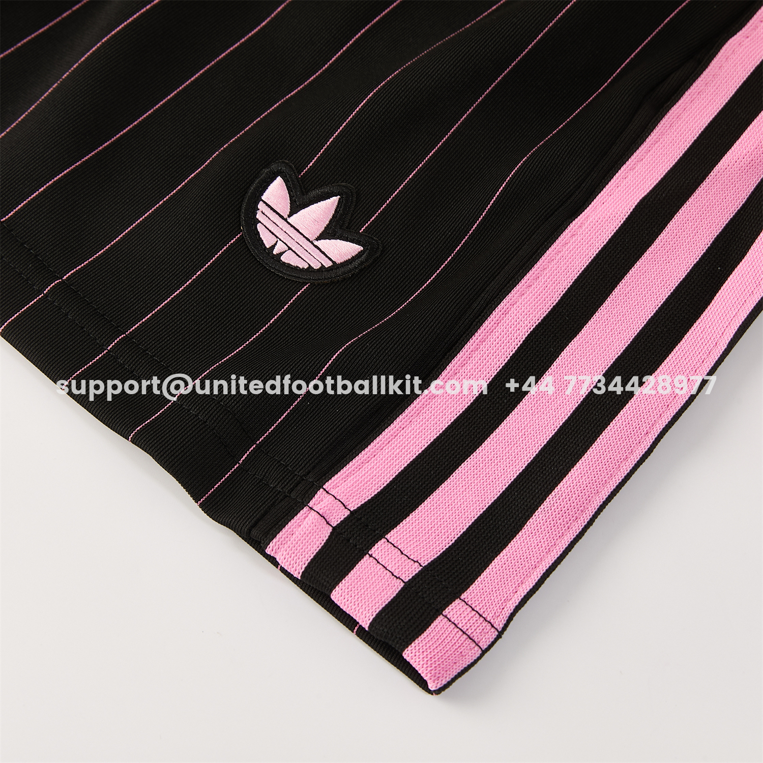 Unitedfootballkit.com | Juventus 26-27 Short-Sleeve Training Set - Pink Lines Black Top & Shorts -Customize Name, Number and Patch | Worldwide Shipping