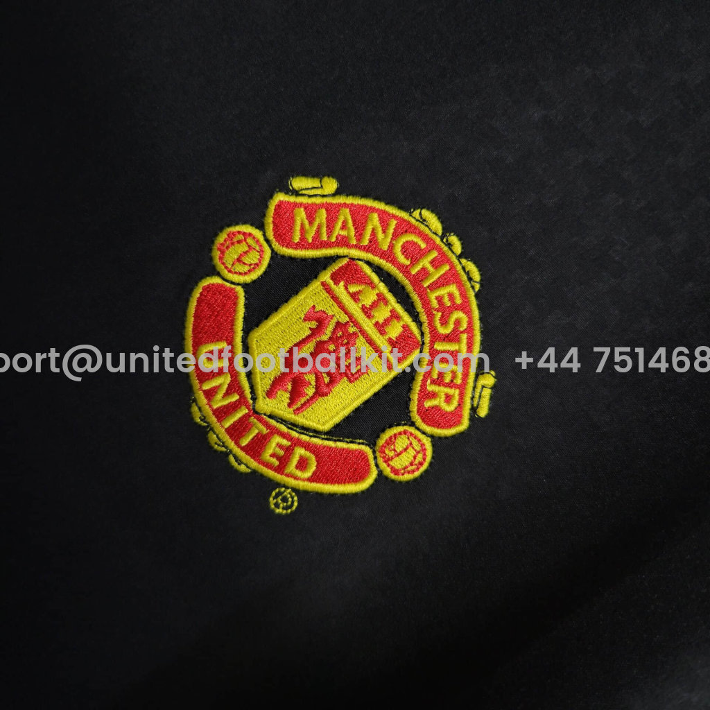 Unitedfootballkit.com | Retro Manchester United 03-04 Away Stadium Jersey -Customize Name, Number and Patch | Worldwide Shipping