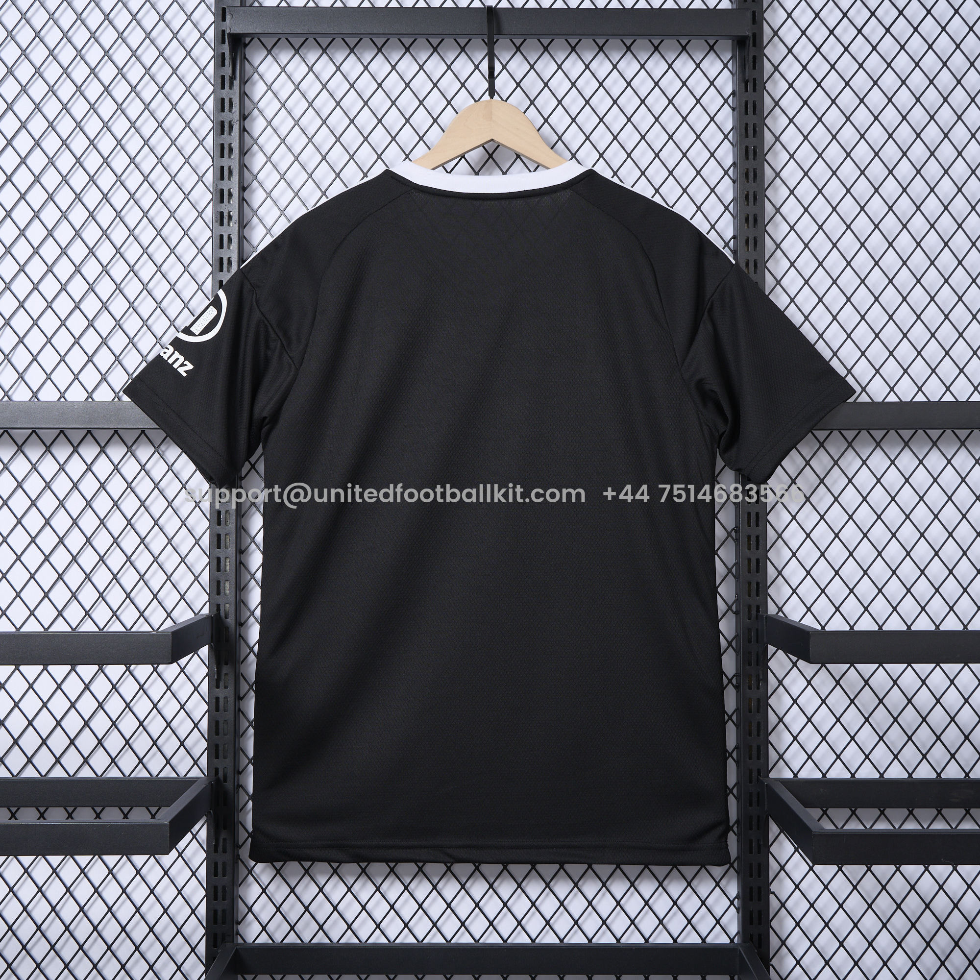 Unitedfootballkit.com | Bayern Munich 24-25 Third Goalkeeper Black Jersey - Fans Version -Customize Name, Number and Patch | Worldwide Shipping