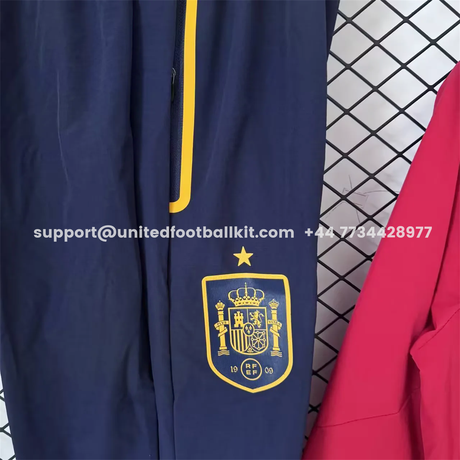 Unitedfootballkit.com | Spain 2026 Windbreaker Training Set - Red Top and Black Pants -Customize Name, Number and Patch | Worldwide Shipping