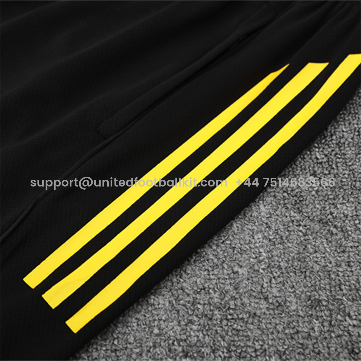 Unitedfootballkit.com | Manchester United 25-26 Kids Short-Sleeve Training Set - Black Top & Black shorts -Customize Name, Number and Patch | Worldwide Shipping