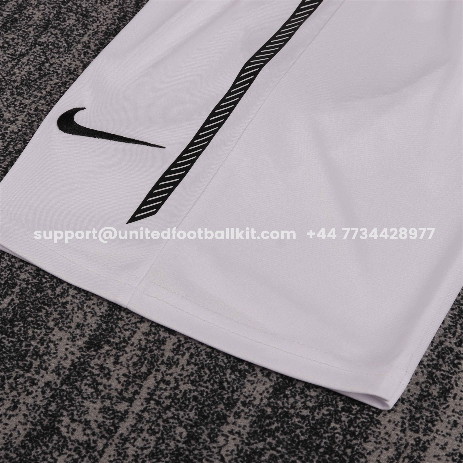 Unitedfootballkit.com | Retro Manchester United 2010-11 Home Kids Kit -Customize Name, Number and Patch | Worldwide Shipping