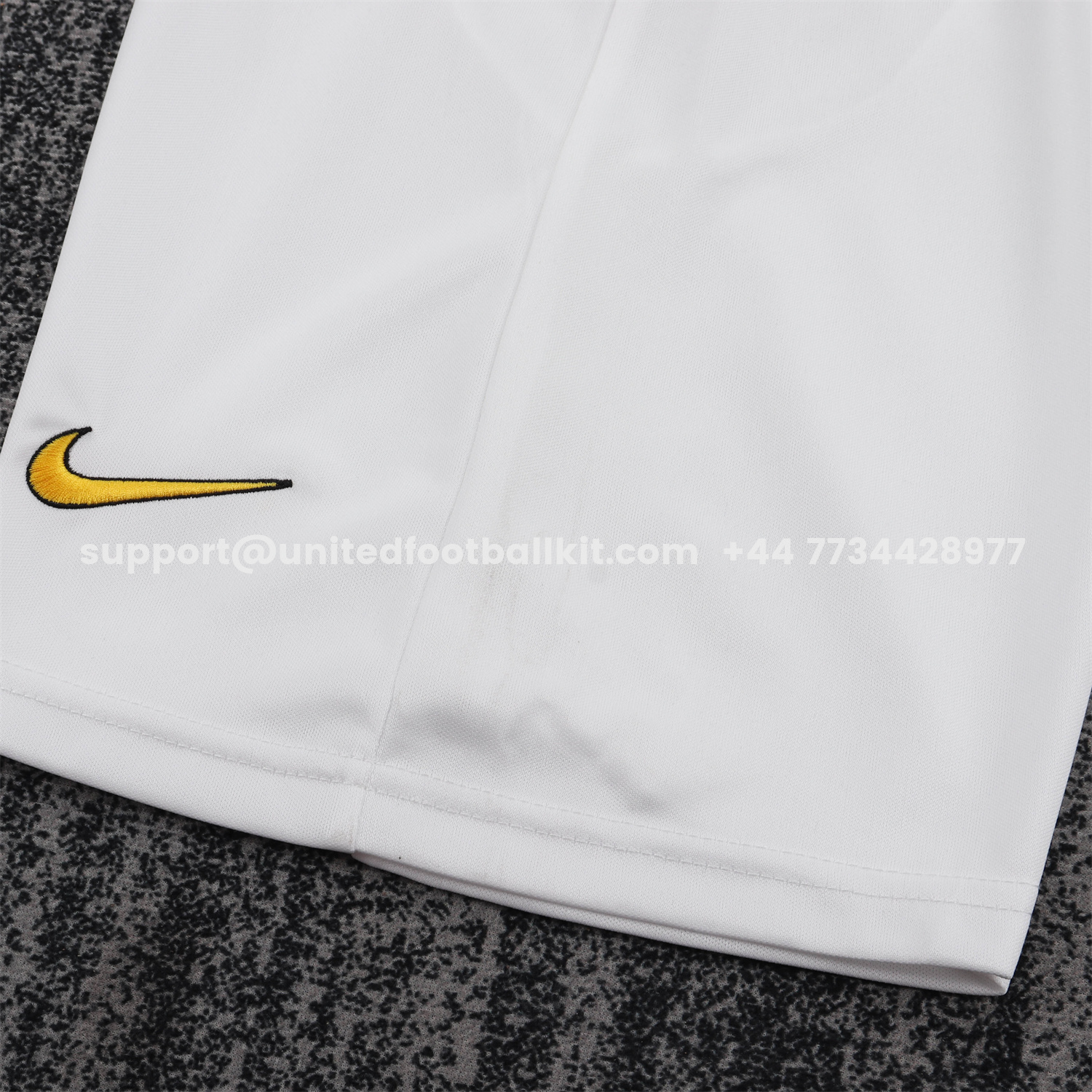 Unitedfootballkit.com | Retro Juventus 2004-05 Home Kids Kit -Customize Name, Number and Patch | Worldwide Shipping