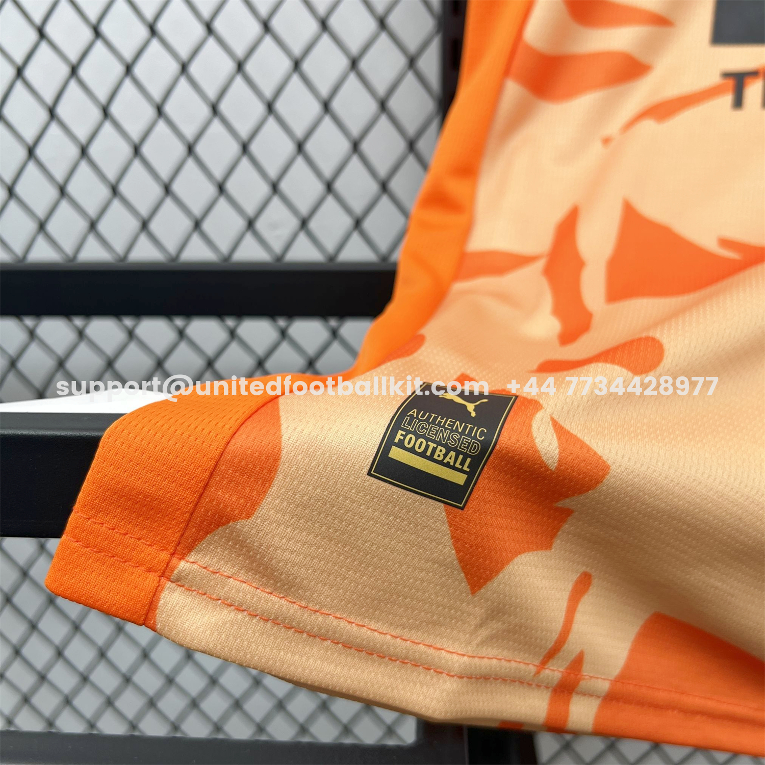 Unitedfootballkit.com | Valencia 25-26 Retro Style Jersey - Fans Version -Customize Name, Number and Patch | Worldwide Shipping