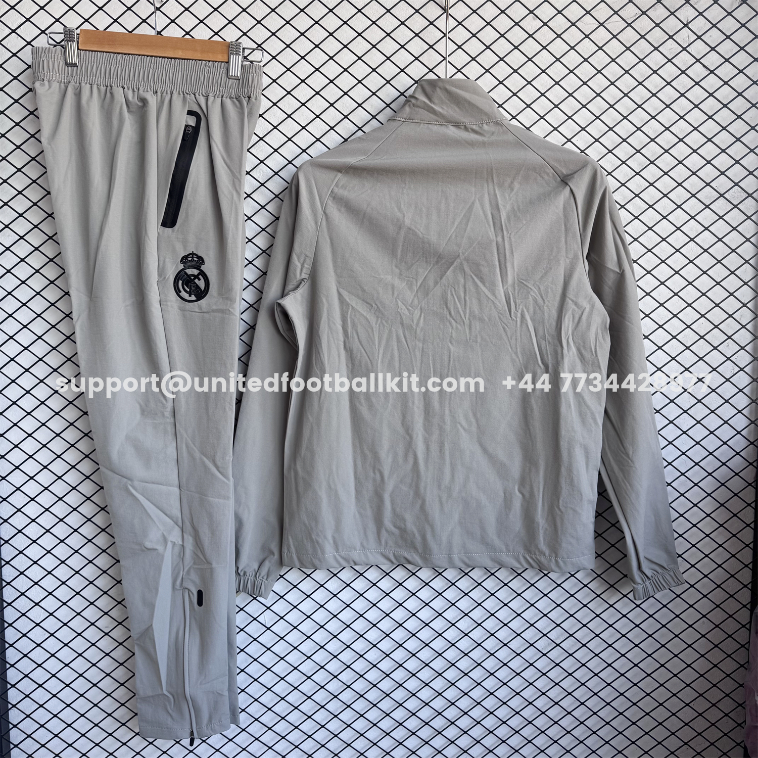 Unitedfootballkit.com | Real Madrid 25-26 Windbreaker Training Set - Pure Grey Top and Pants -Customize Name, Number and Patch | Worldwide Shipping