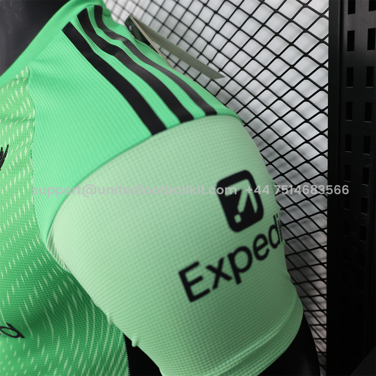 Unitedfootballkit.com | Liver.pool 25-26 Green Goalkeeper Jersey - Player Version -Customize Name, Number and Patch | Worldwide Shipping