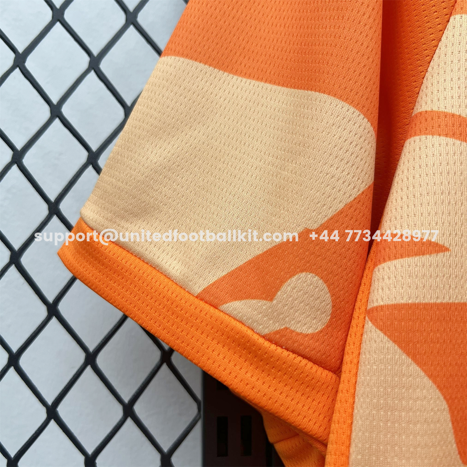 Unitedfootballkit.com | Valencia 25-26 Retro Style Jersey - Fans Version -Customize Name, Number and Patch | Worldwide Shipping