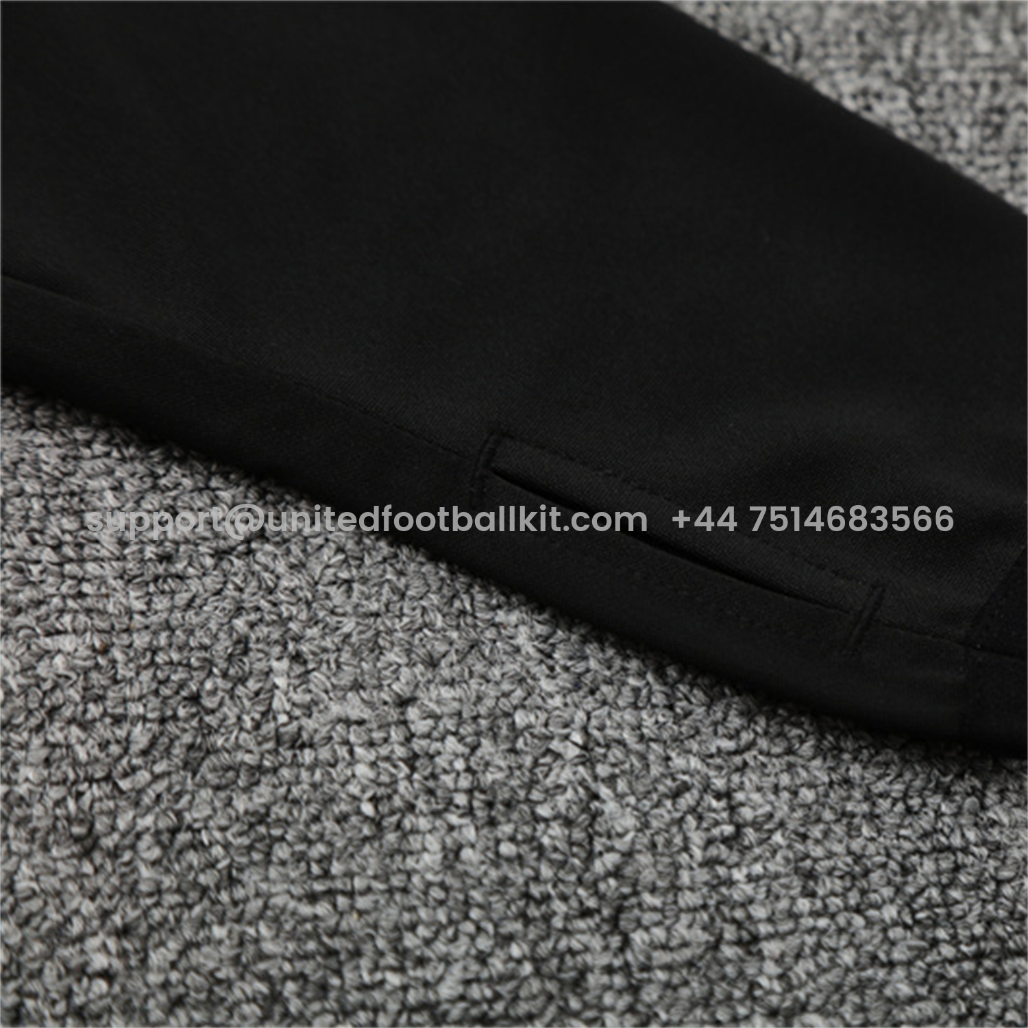 Unitedfootballkit.com | Liver.pool 25-26 Long Sleeve Training Set - Black Top & Black Pants -Customize Name, Number and Patch | Worldwide Shipping