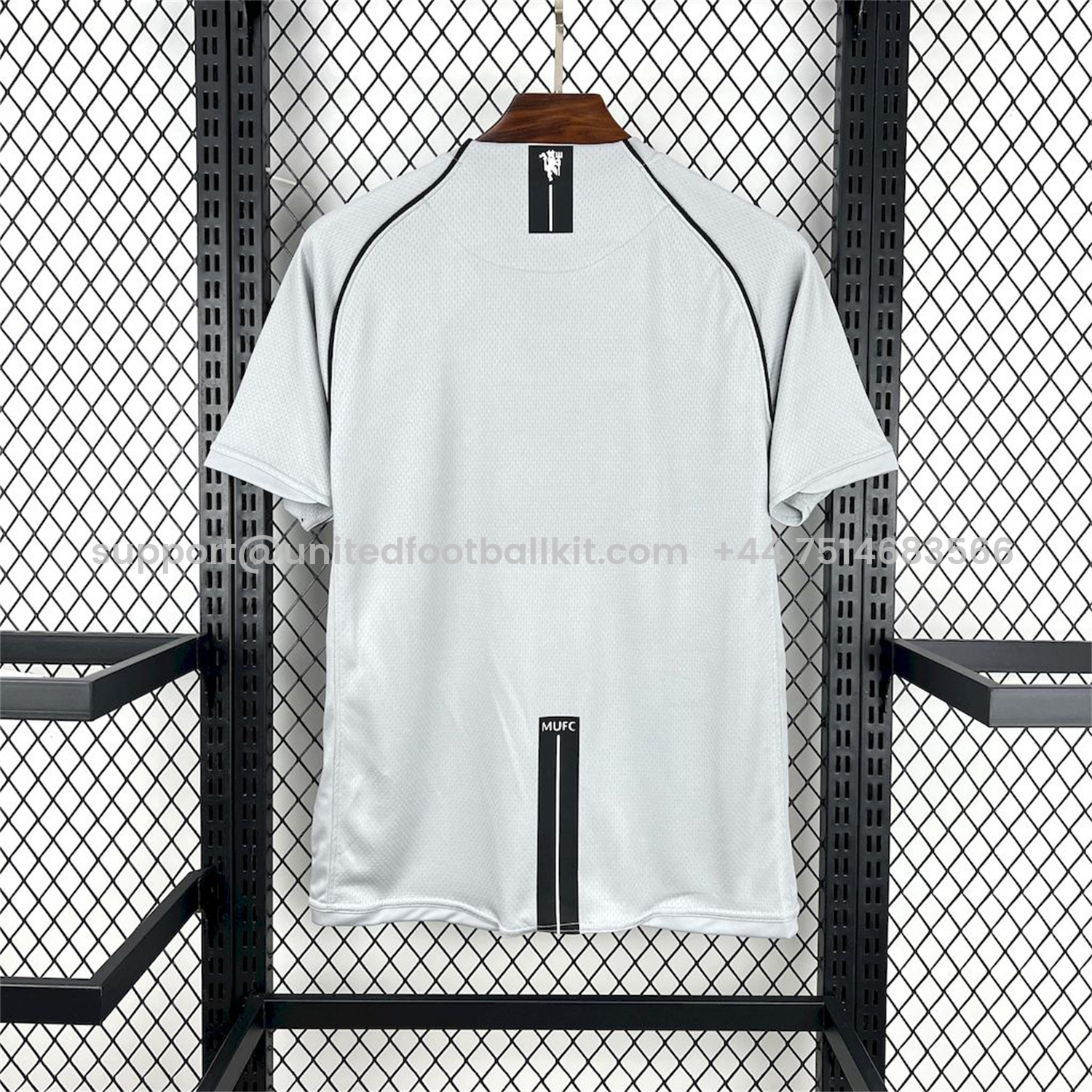 Unitedfootballkit.com | Retro Manchester United 2007-08 Grey Goalkeeper Jersey -Customize Name, Number and Patch | Worldwide Shipping