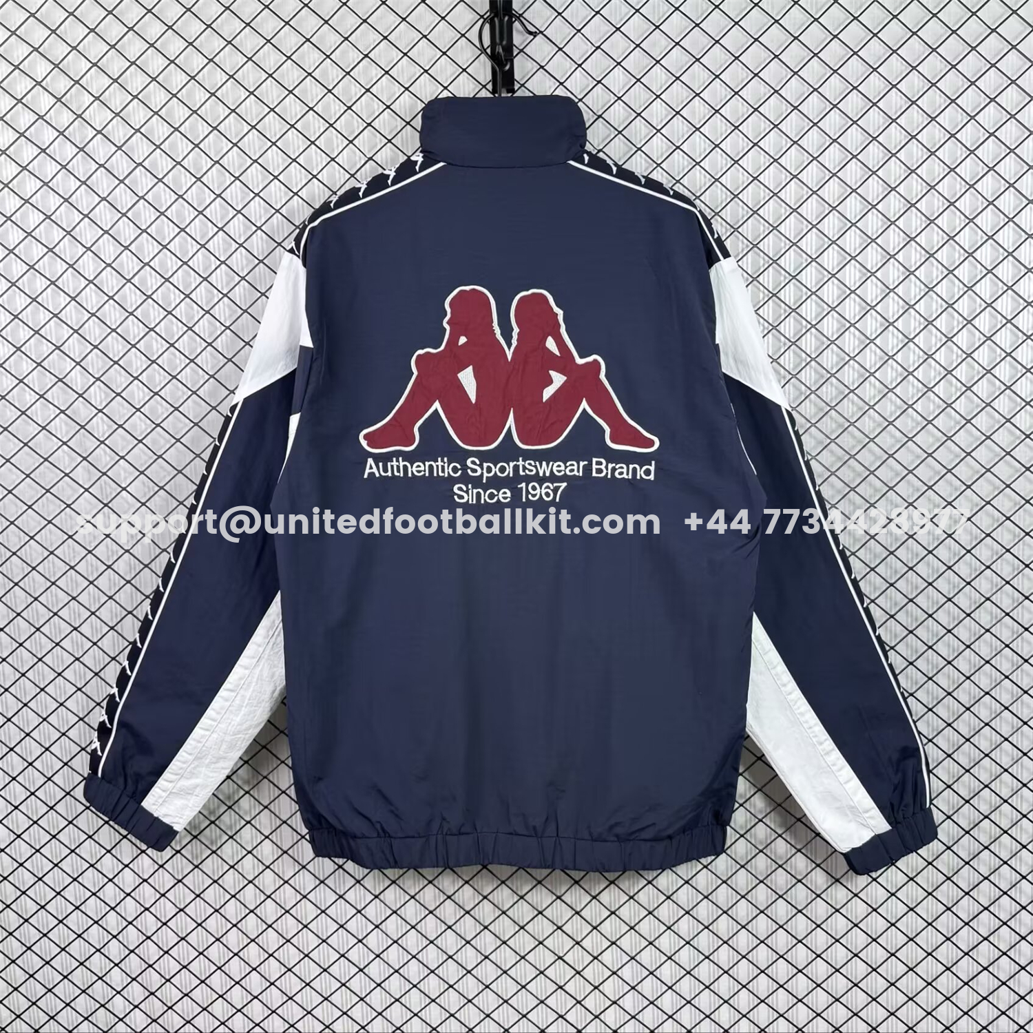 Unitedfootballkit.com | Retro Barcelona 1994-95 Windbreaker Jacket - Black -Customize Name, Number and Patch | Worldwide Shipping