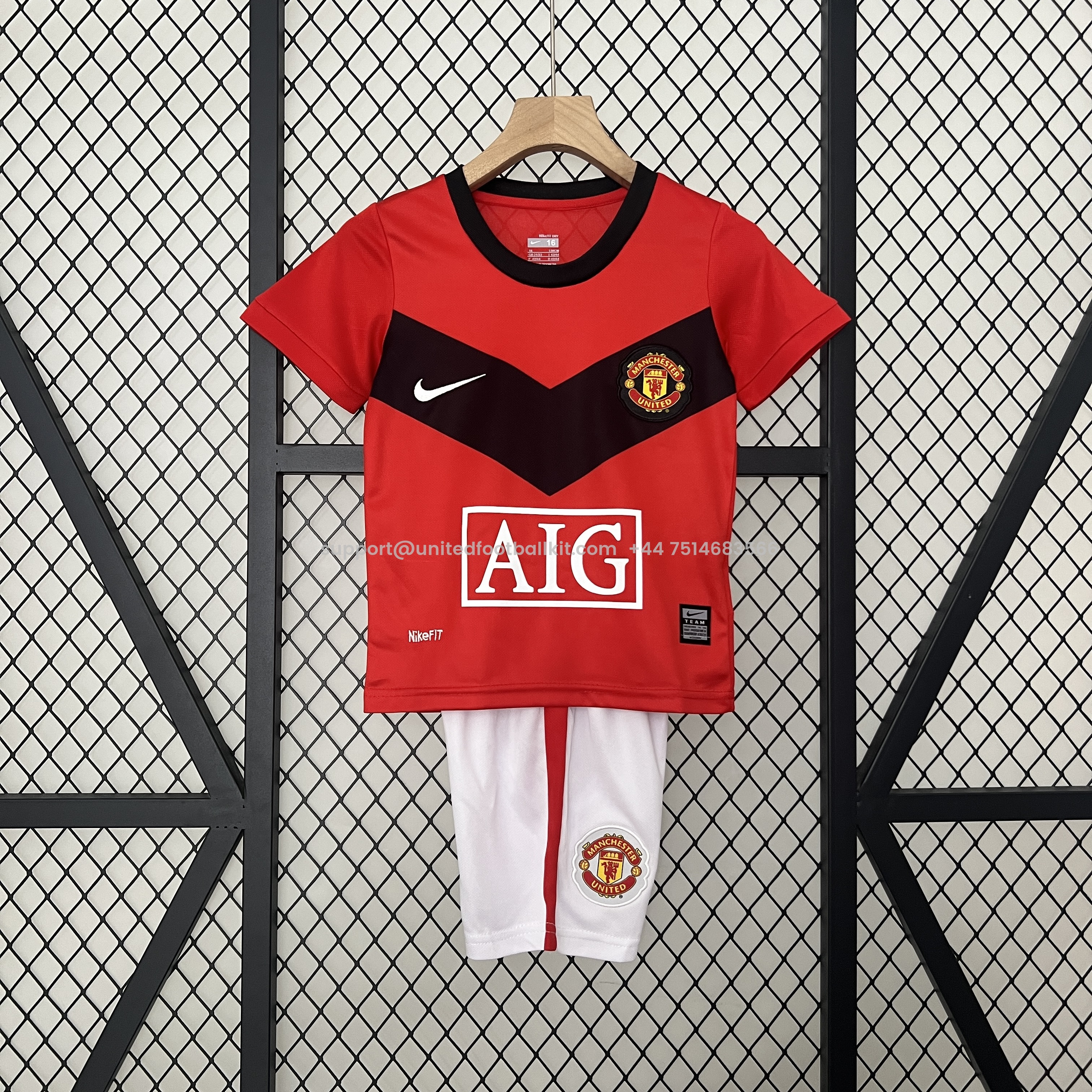Unitedfootballkit.com | Retro Manchester United 2009-10 Home Stadium Kids Kit -Customize Name, Number and Patch | Worldwide Shipping