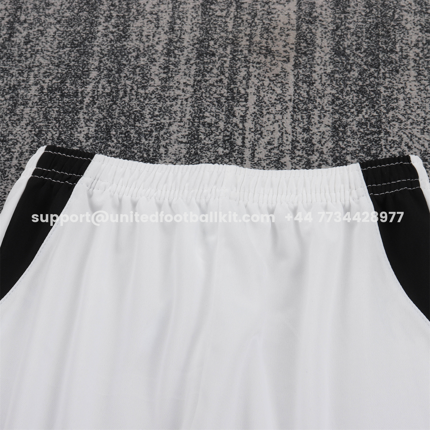 Unitedfootballkit.com | Retro Juventus 2004-05 Home Kids Kit -Customize Name, Number and Patch | Worldwide Shipping