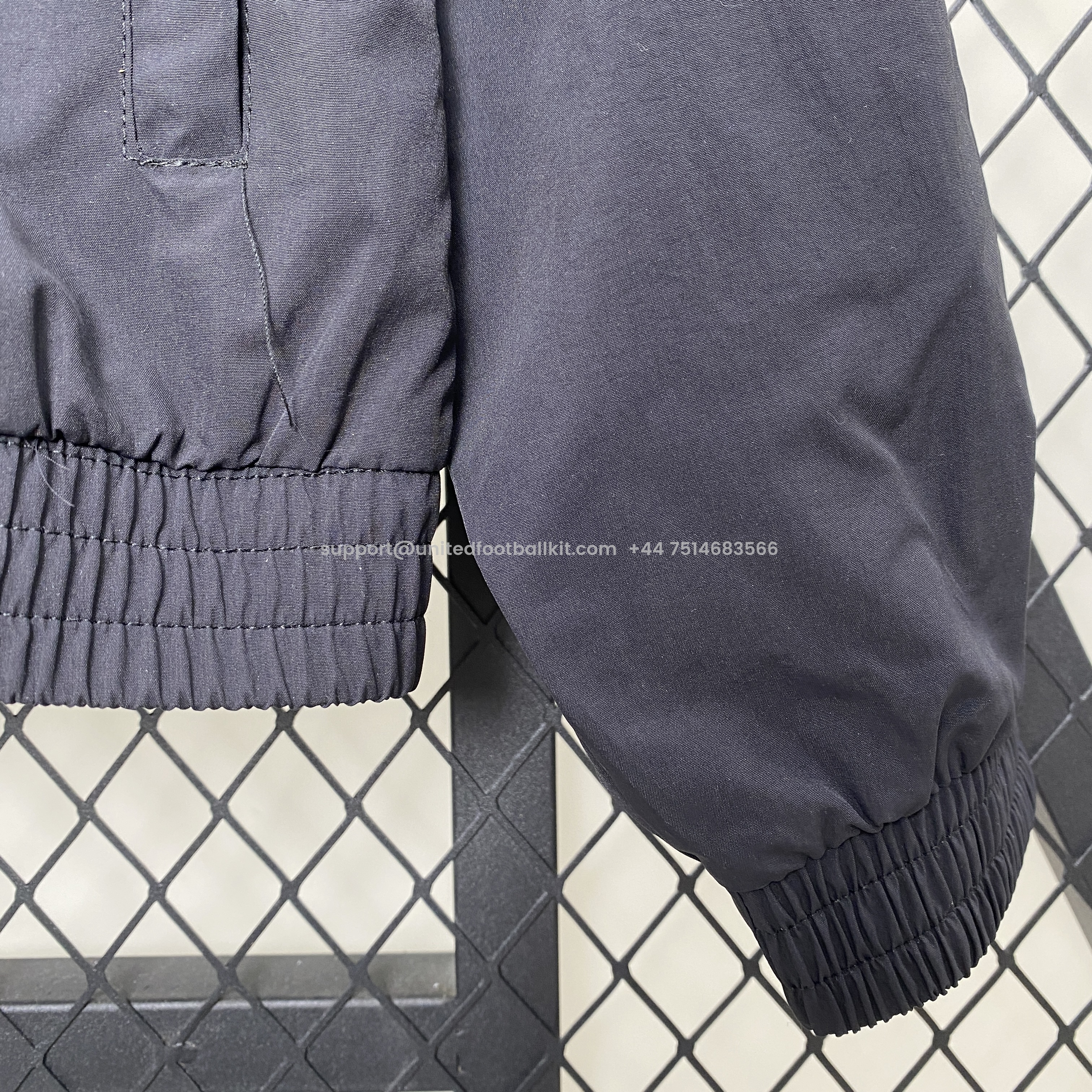 Unitedfootballkit.com | Manchester United 24-25 Throwback Windbreaker Jacket - Deep Blue -Customize Name, Number and Patch | Worldwide Shipping